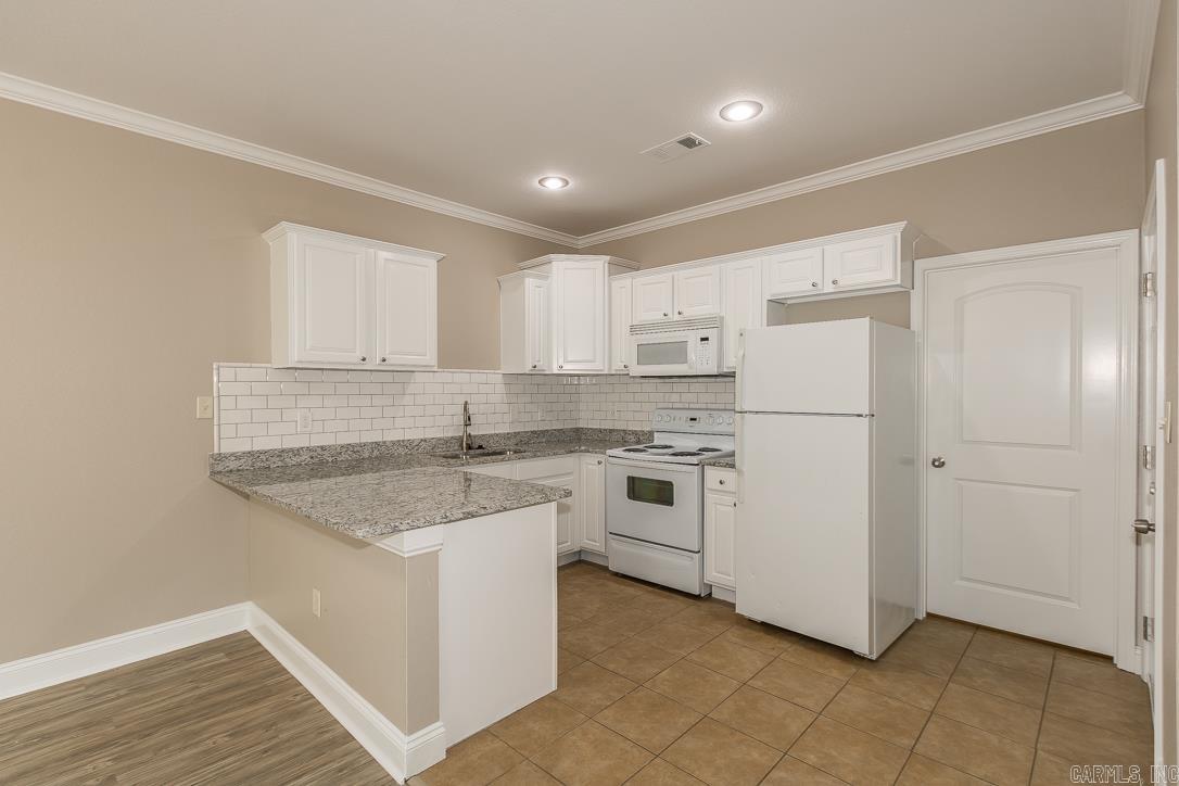 CAMRY COURT - Residential Lease