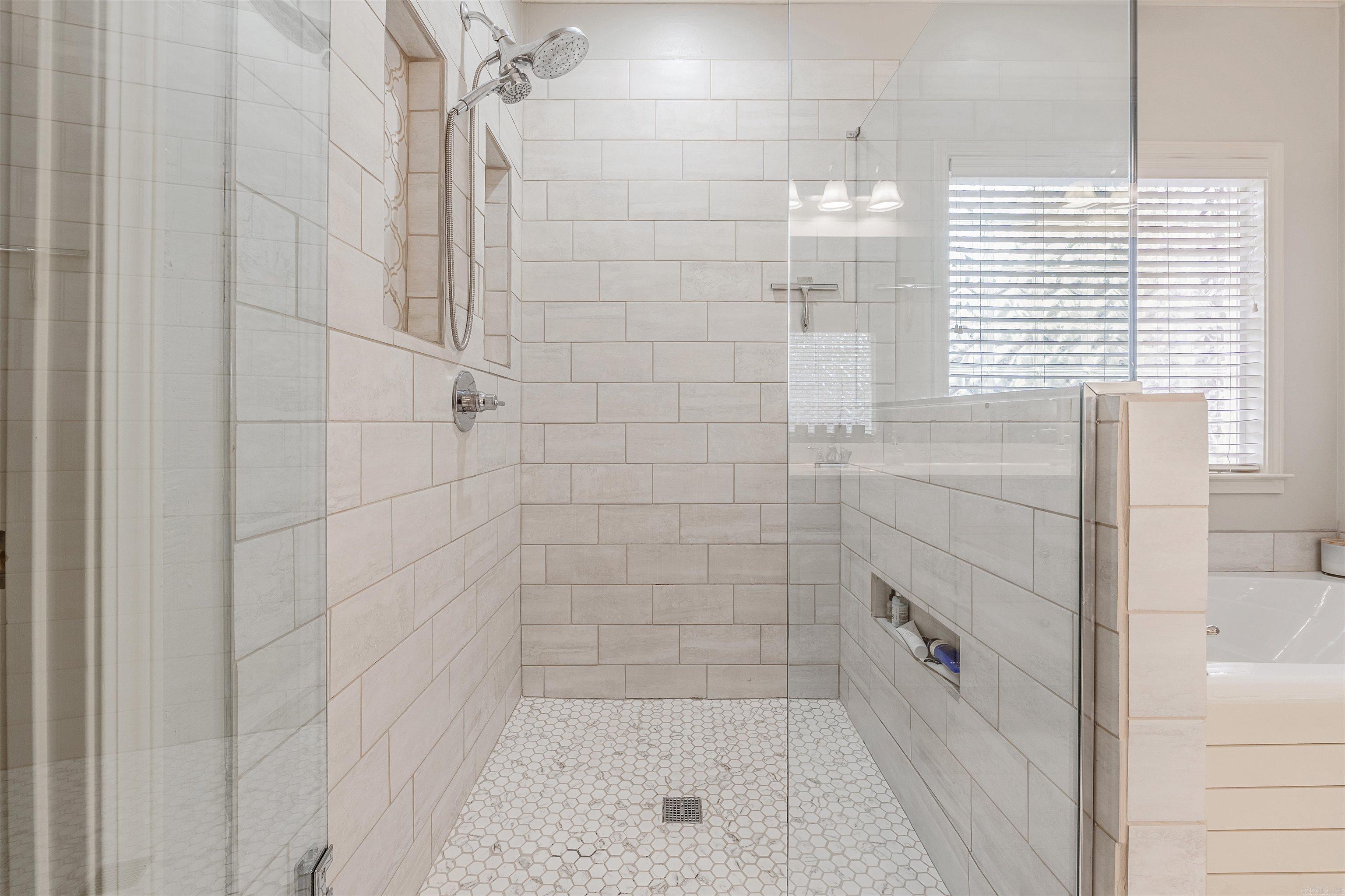 MAUMELLE VALLEY ESTATES - Residential