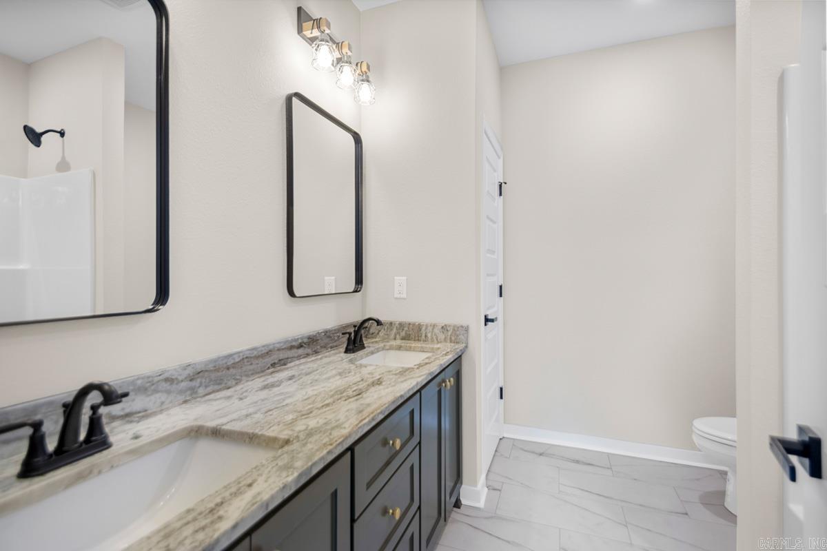 HOLLYWOOD HEIGHTS - Residential