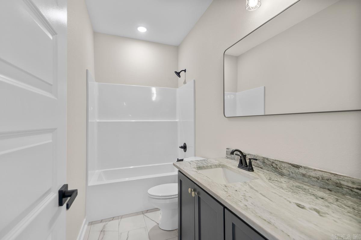 HOLLYWOOD HEIGHTS - Residential