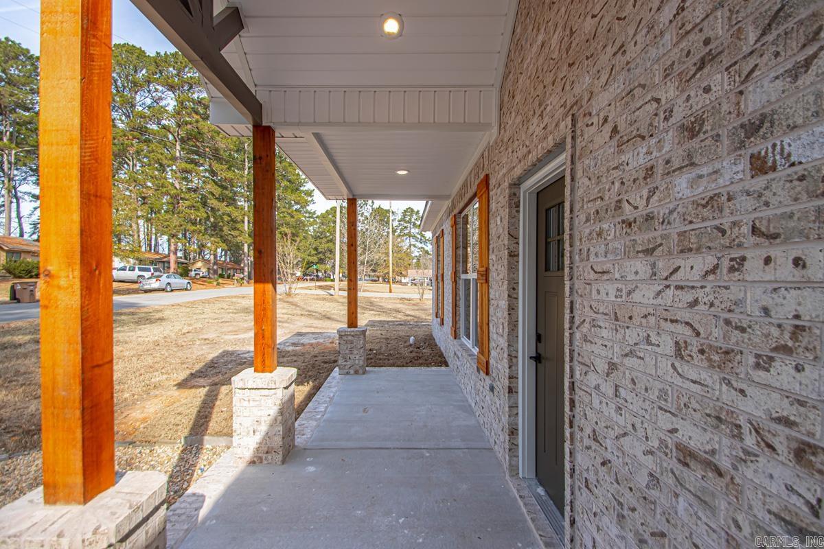 HOLLYWOOD HEIGHTS - Residential