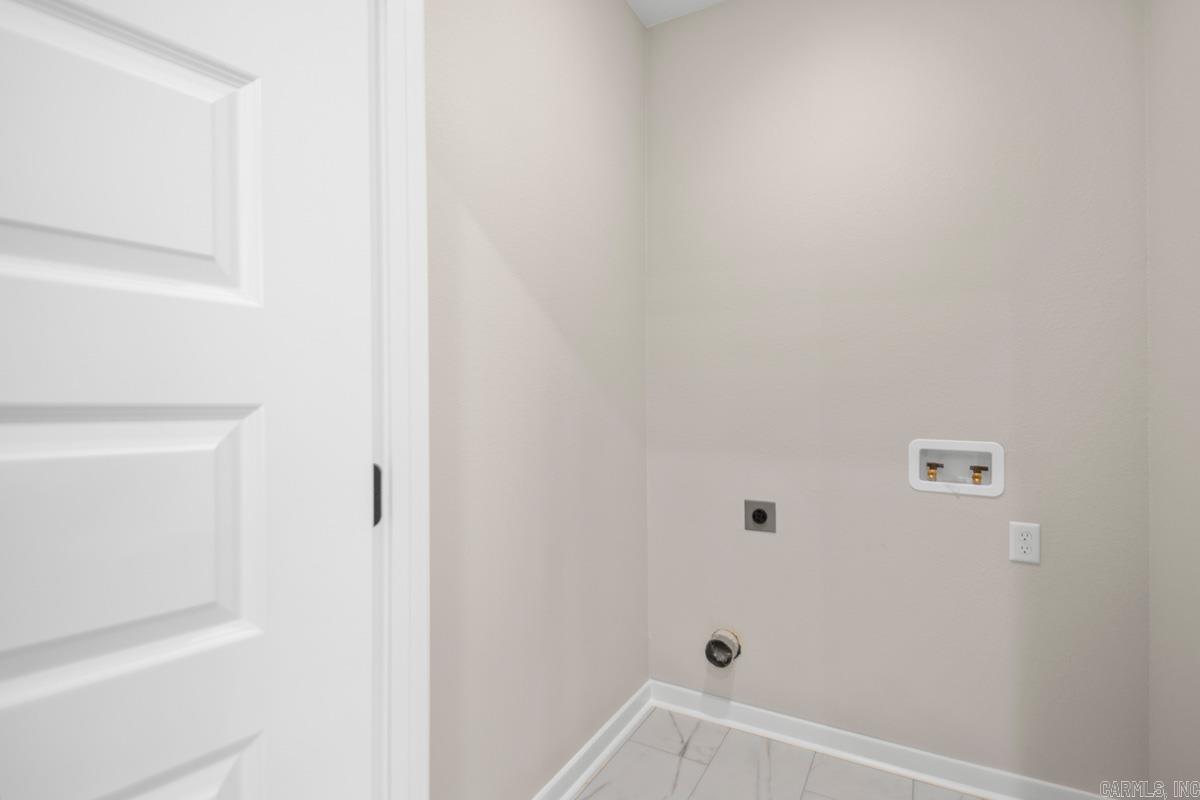 HOLLYWOOD HEIGHTS - Residential