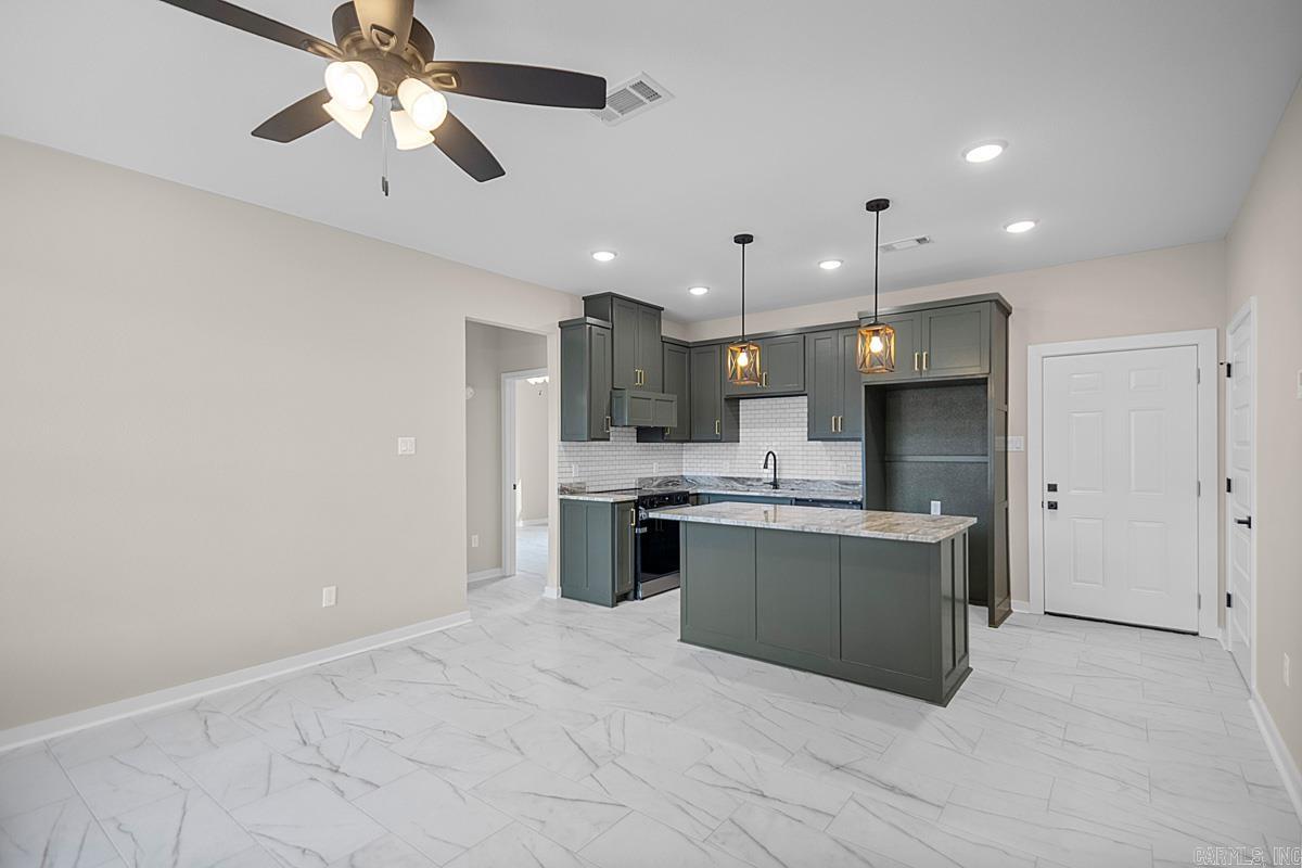 HOLLYWOOD HEIGHTS - Residential