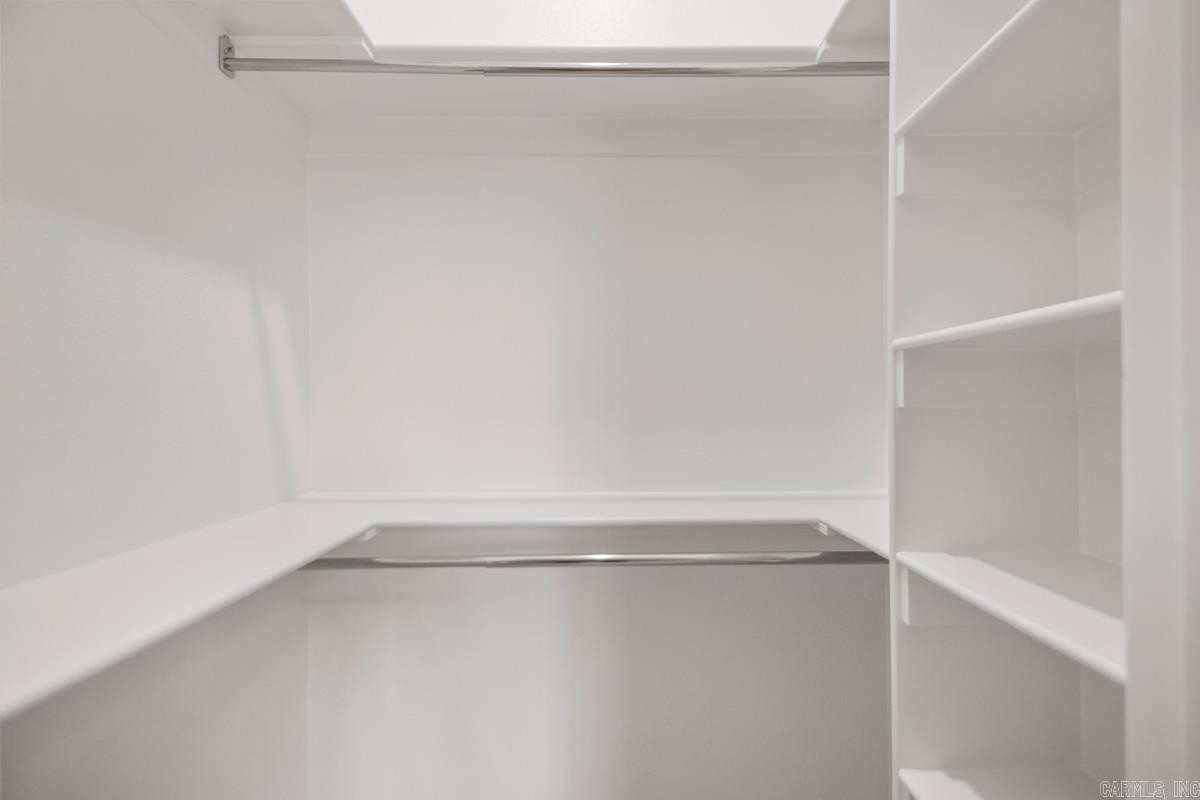 HOLLYWOOD HEIGHTS - Residential