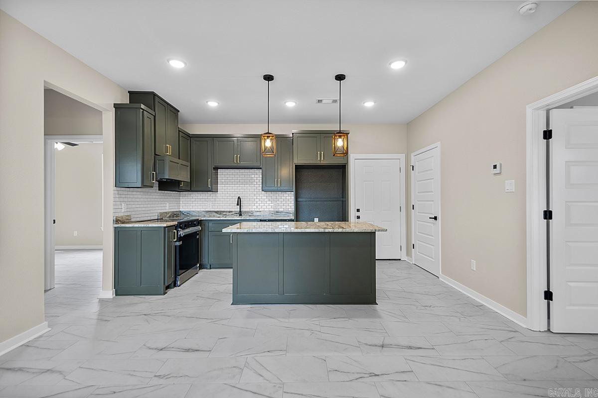 HOLLYWOOD HEIGHTS - Residential