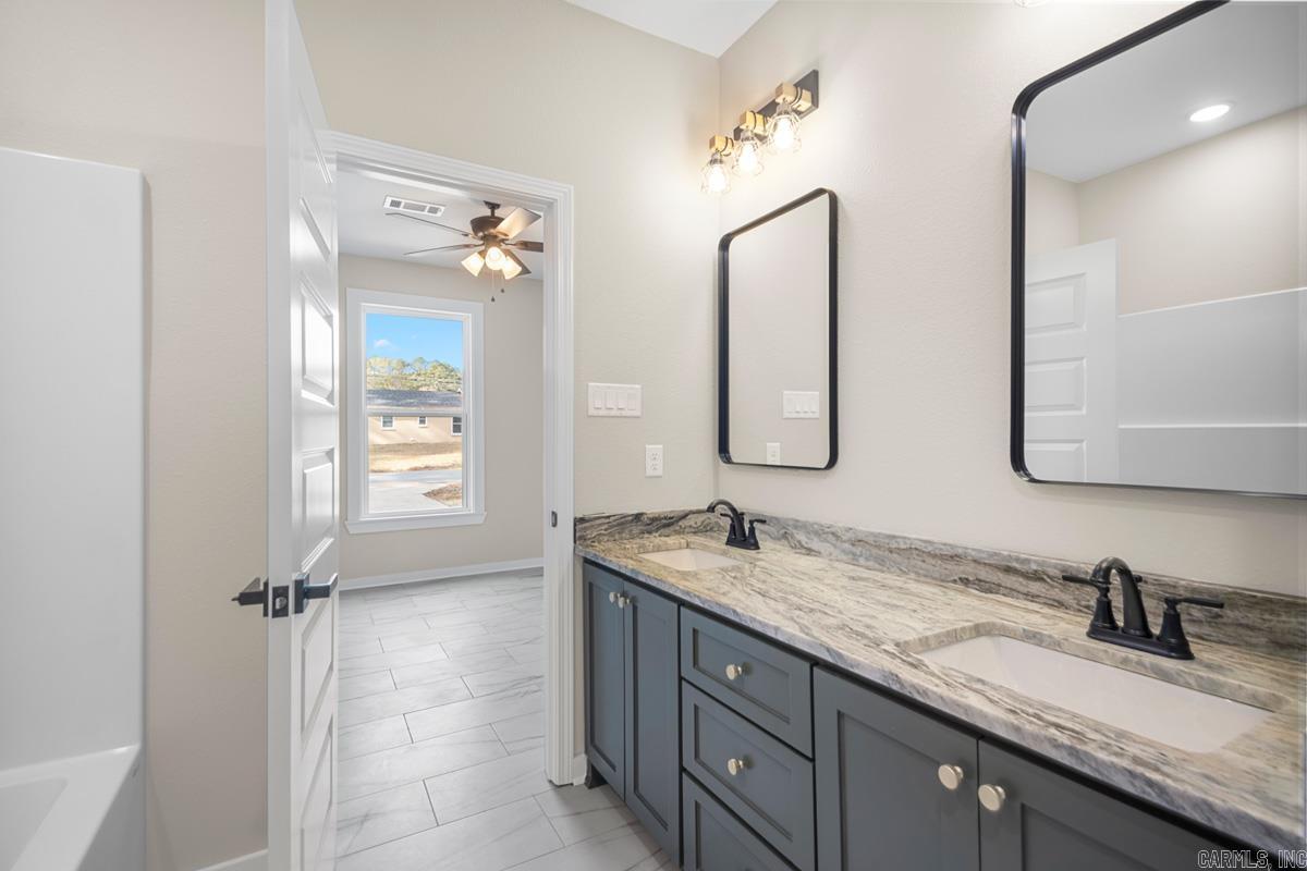 HOLLYWOOD HEIGHTS - Residential