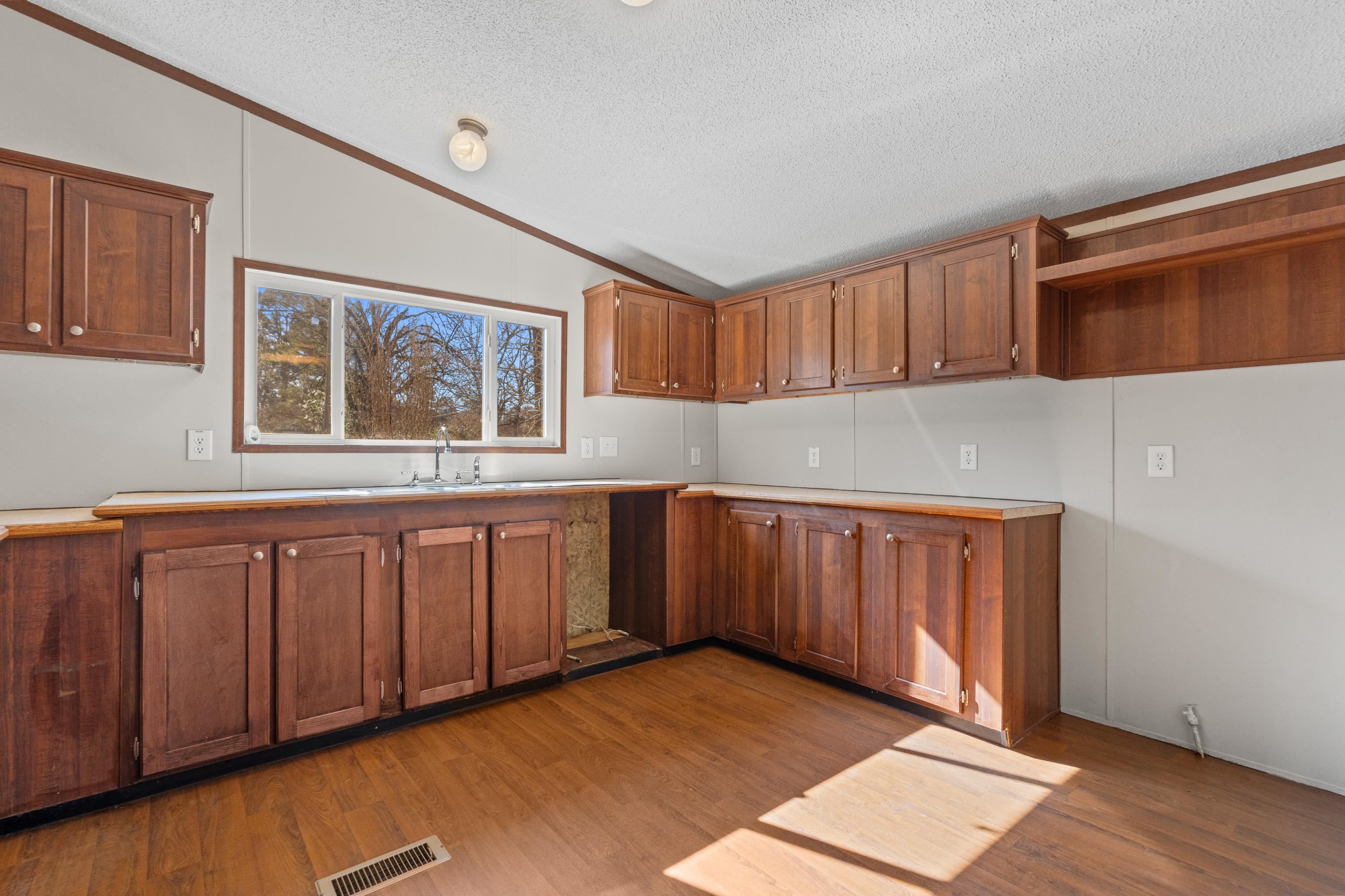 ANDER WAT - Residential