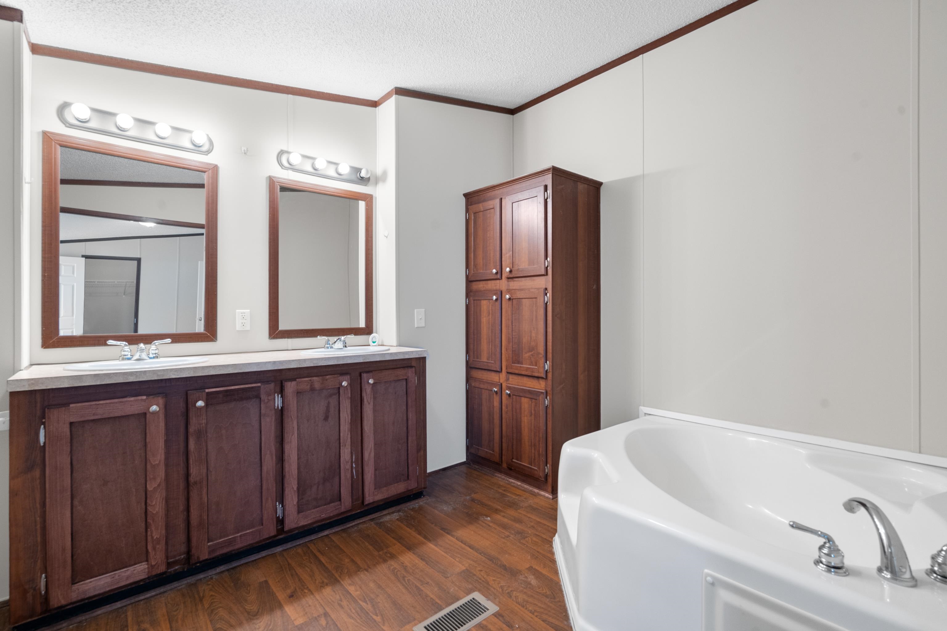 ANDER WAT - Residential