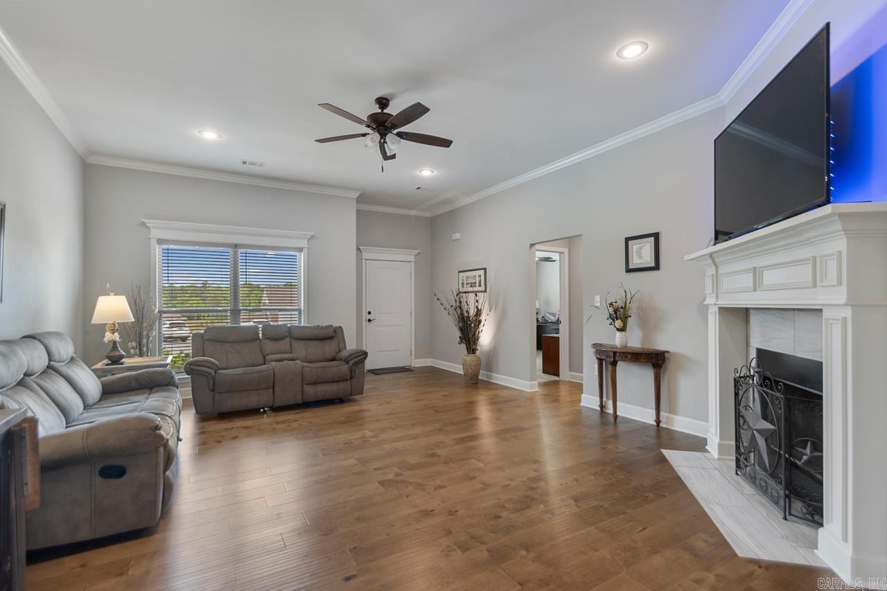 PINEWOOD ESTATES - Residential