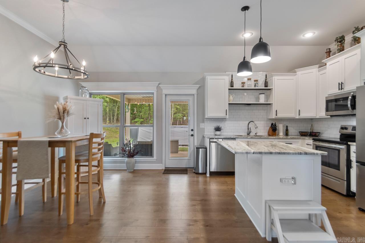 PINEWOOD ESTATES - Residential