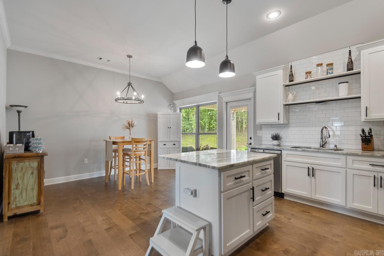 PINEWOOD ESTATES - Residential