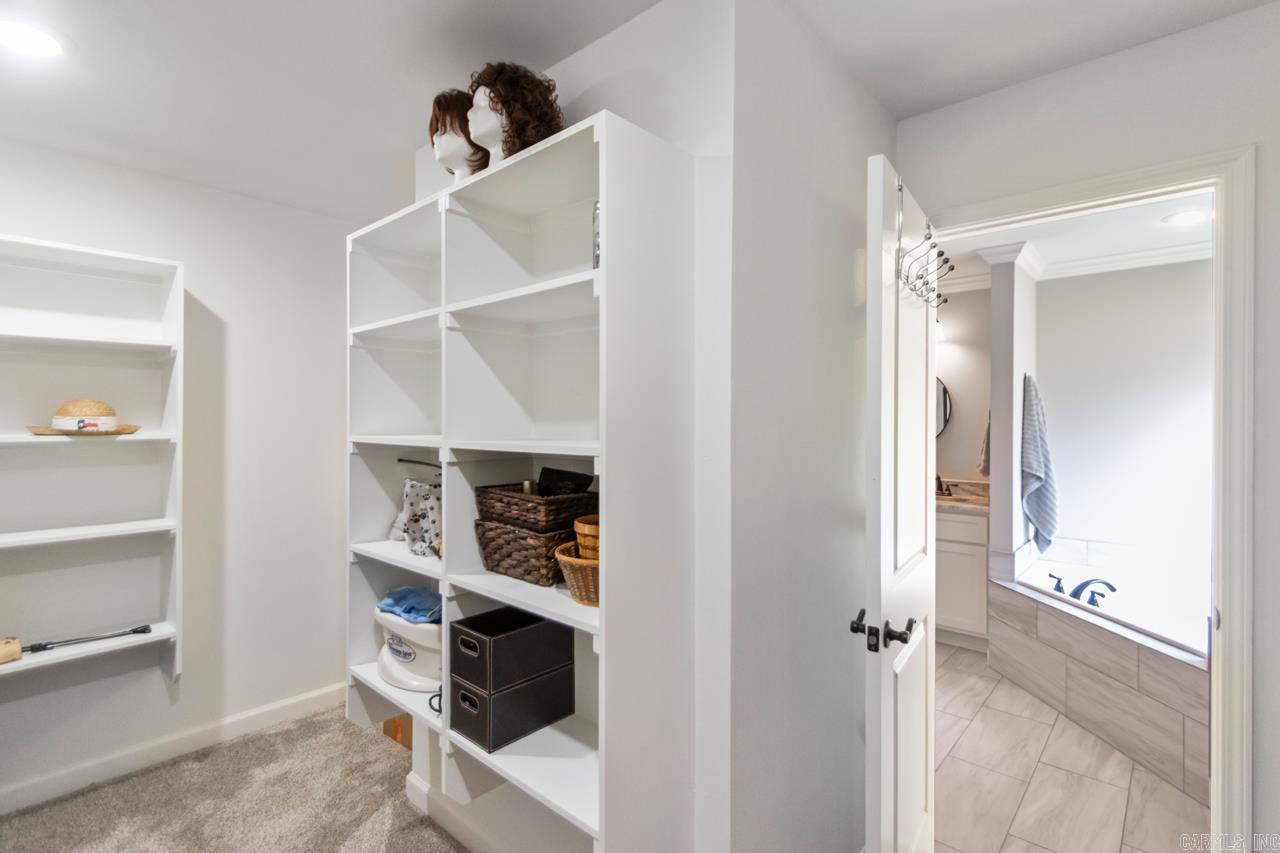 PINEWOOD ESTATES - Residential