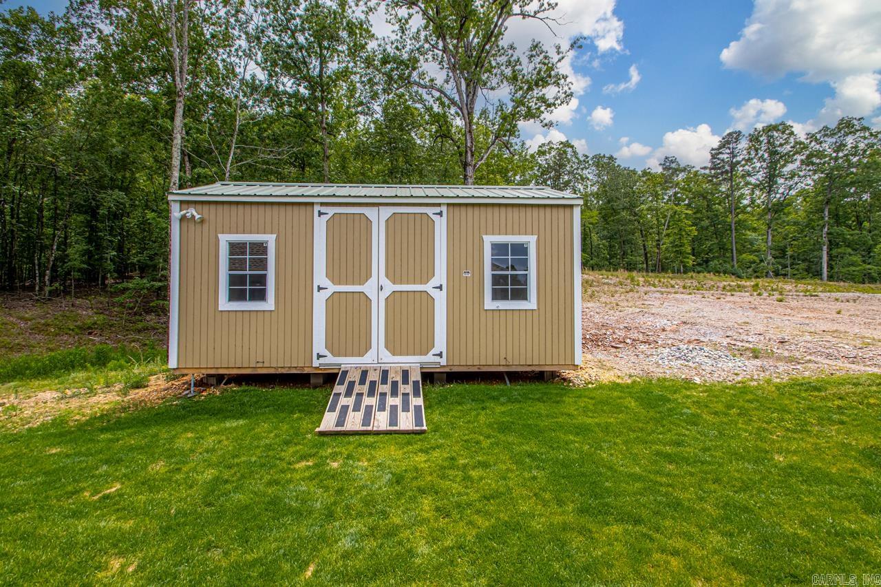 PINEWOOD ESTATES - Residential