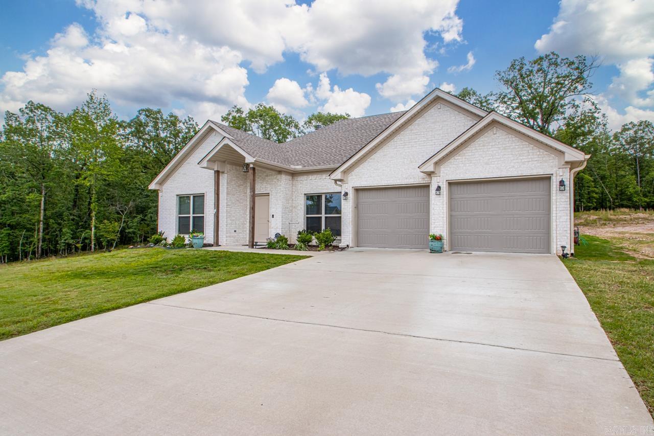 PINEWOOD ESTATES - Residential