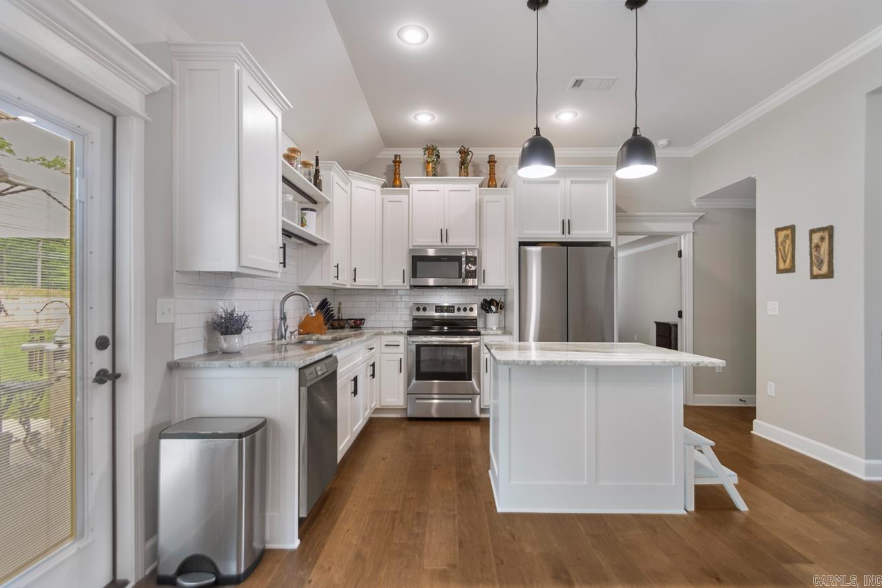 PINEWOOD ESTATES - Residential