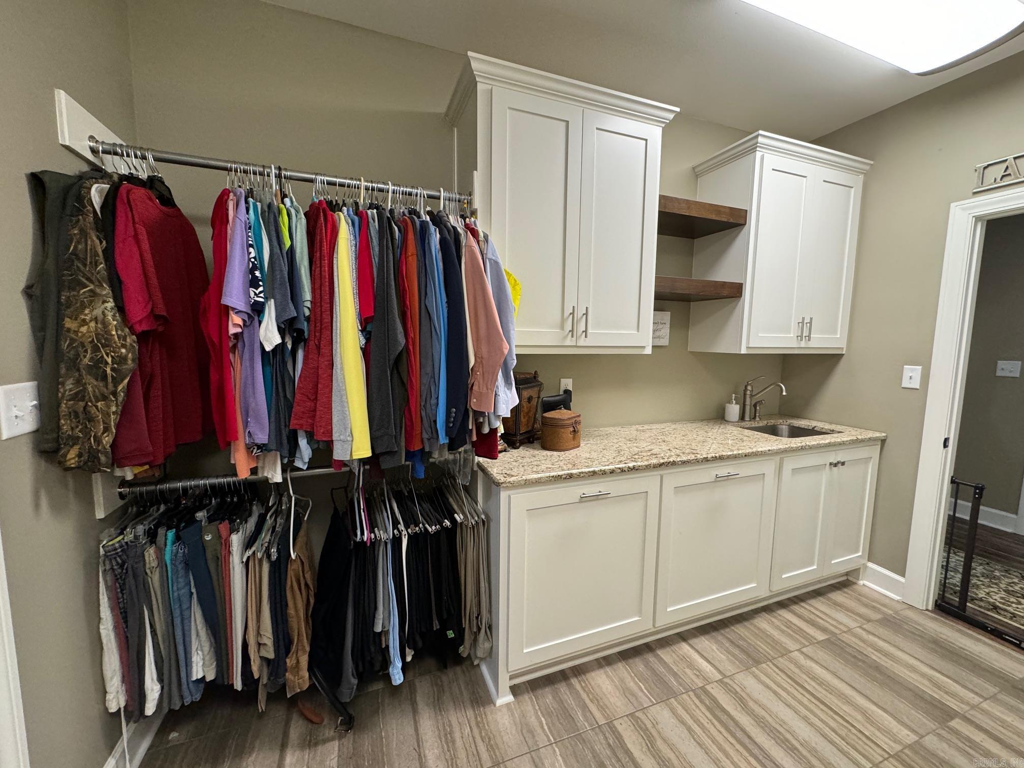 PAULA LYNN ESTATES - Residential