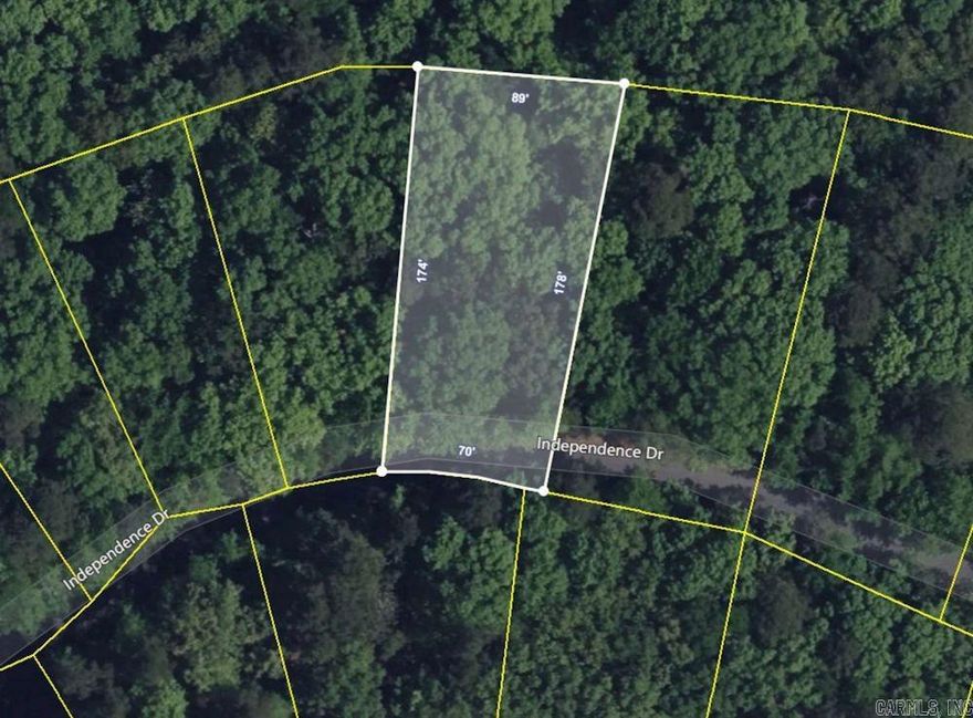 Nice building lot only minutes from Lake Catherine. Enjoy the many amenities of Diamondhead that come with ownership.  Downward slope.  Owner Financing Available.