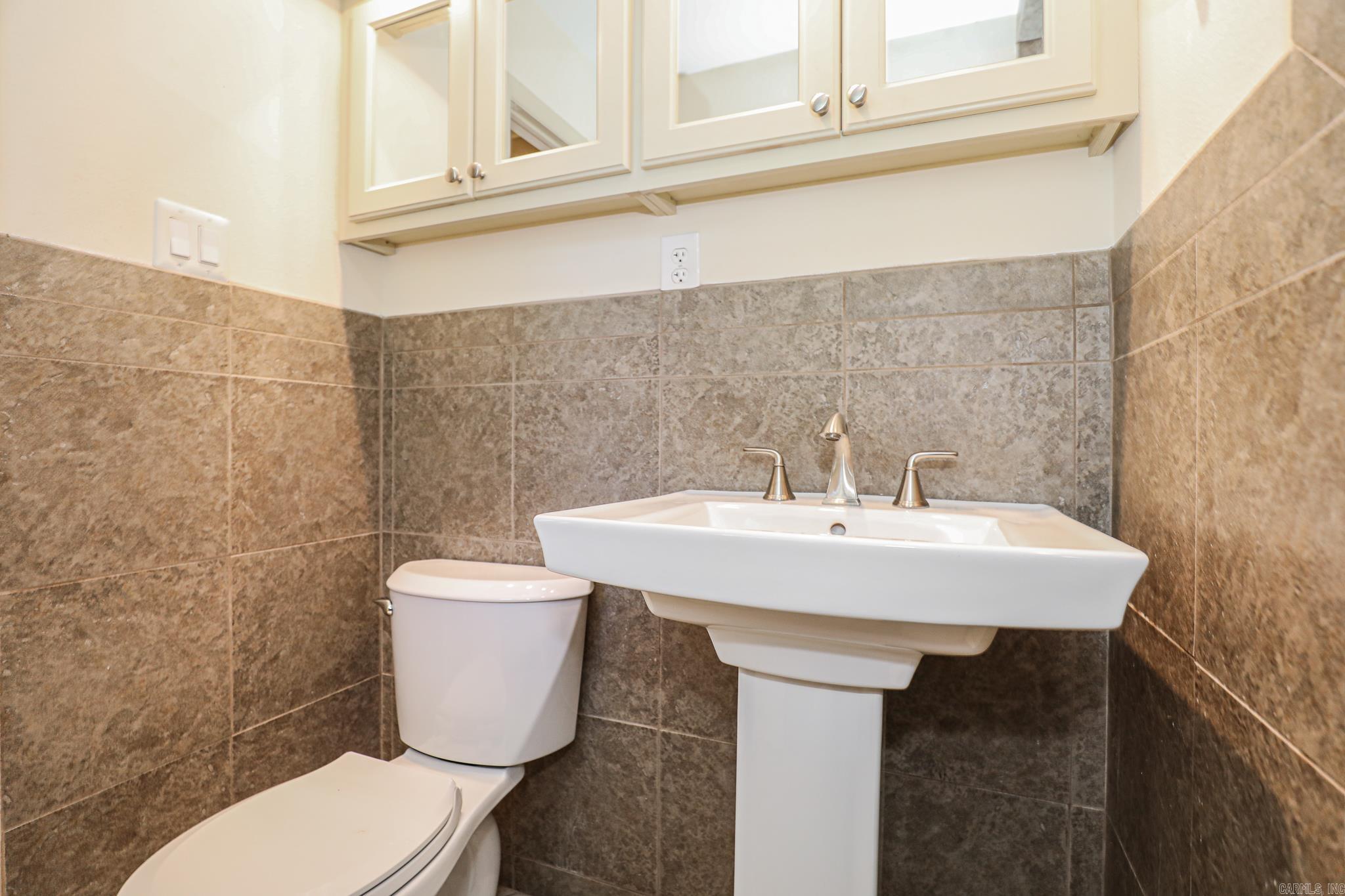 FOREST HILLS - Residential