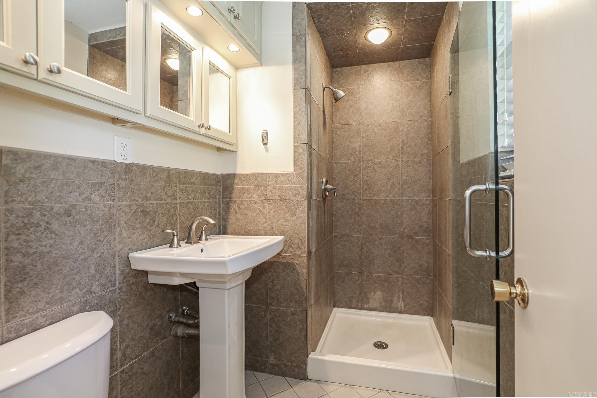 FOREST HILLS - Residential