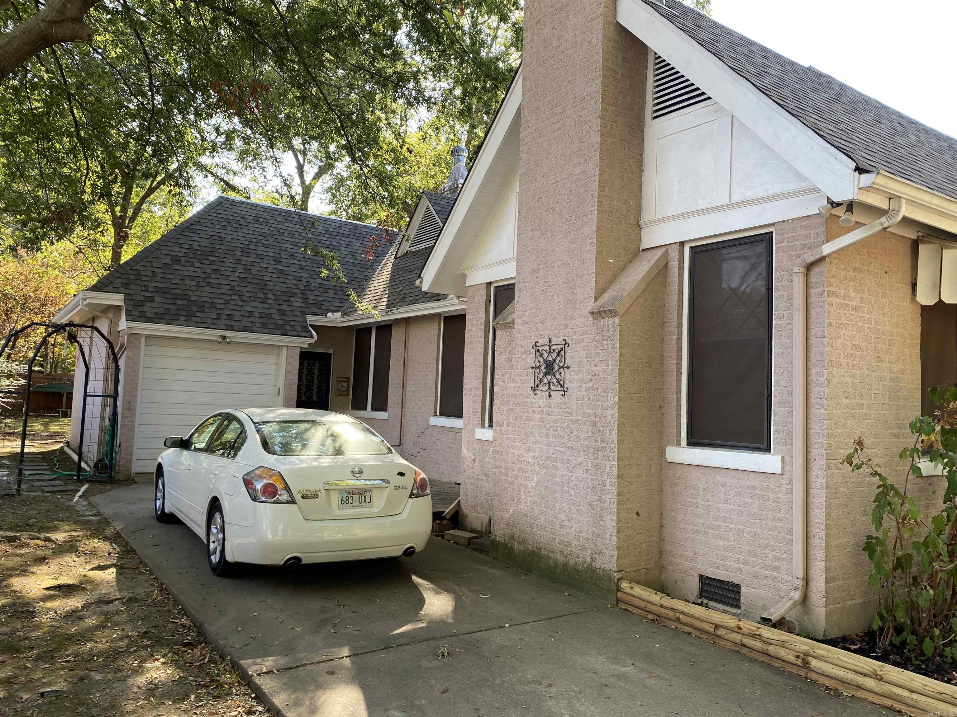 ELDRIDGE PLACE - Residential