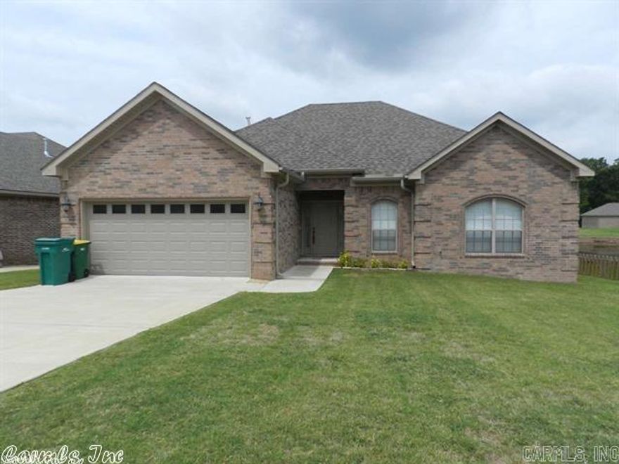 Water Front 3/2 in Sherwood's Hidden Lake Estates. Open Floor Plan/One Level! Neutral Colors, Concrete Flooring in Main Living Area, New Carpet in Bedrooms! Master Suite w/Bay Window, His & Her Closets & Sinks, Jetted Tub, Walk-in Shower! Eat-in Kitchen w/Bar, Granite Counter tops, Stainless Appliances!!!