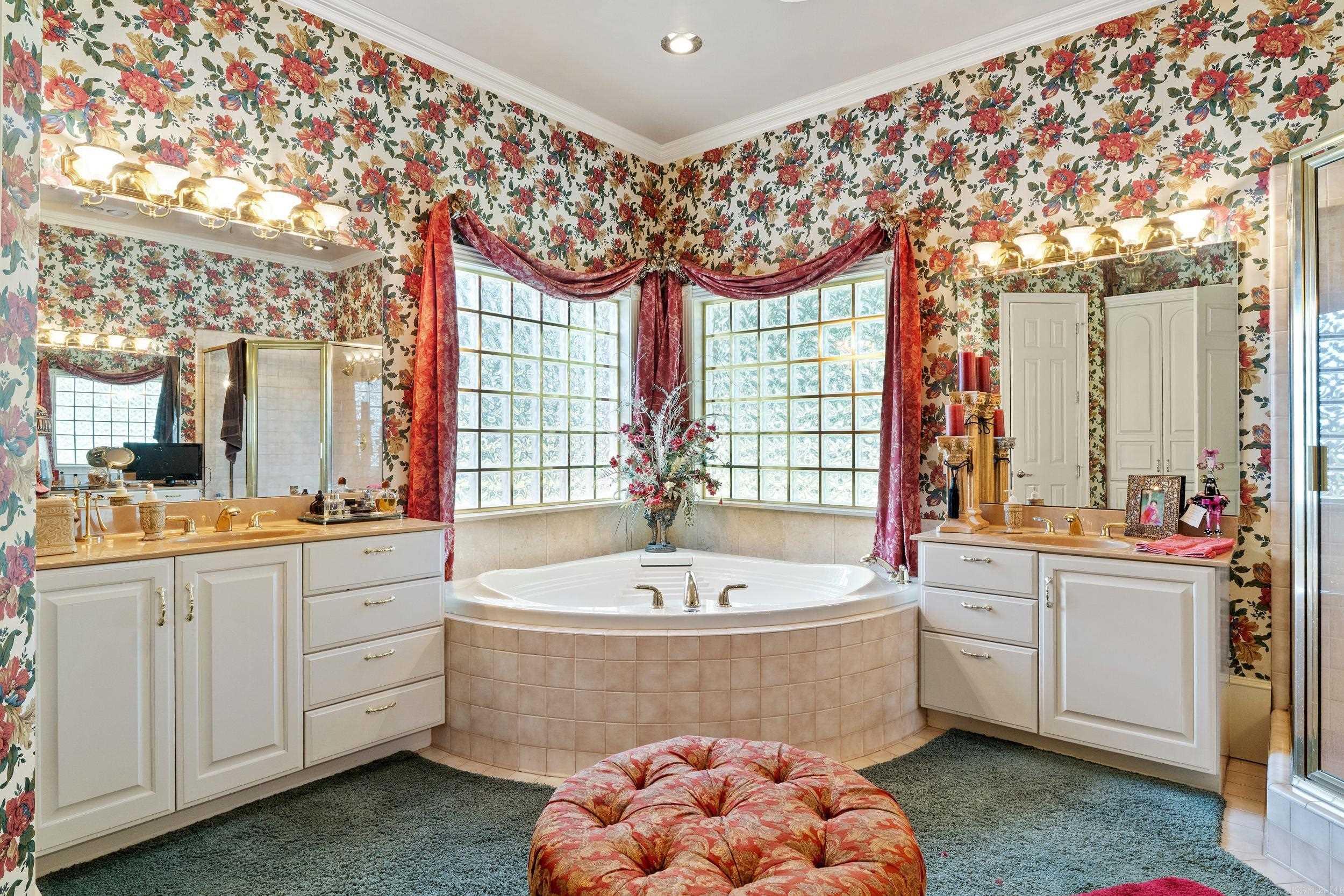 WESTIN ESTATES - Residential