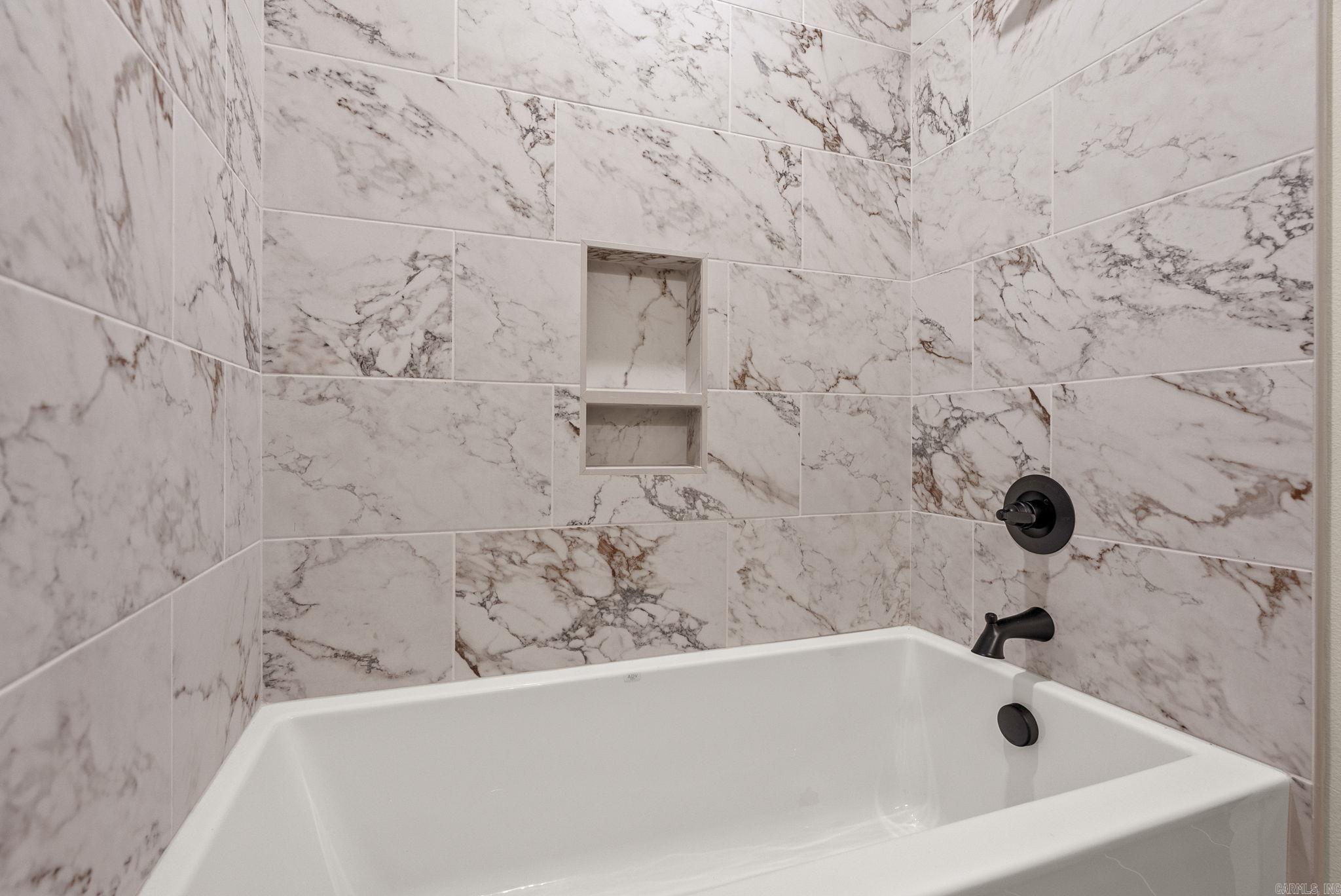 COUNTRY CLUB OF ARK THE - Residential