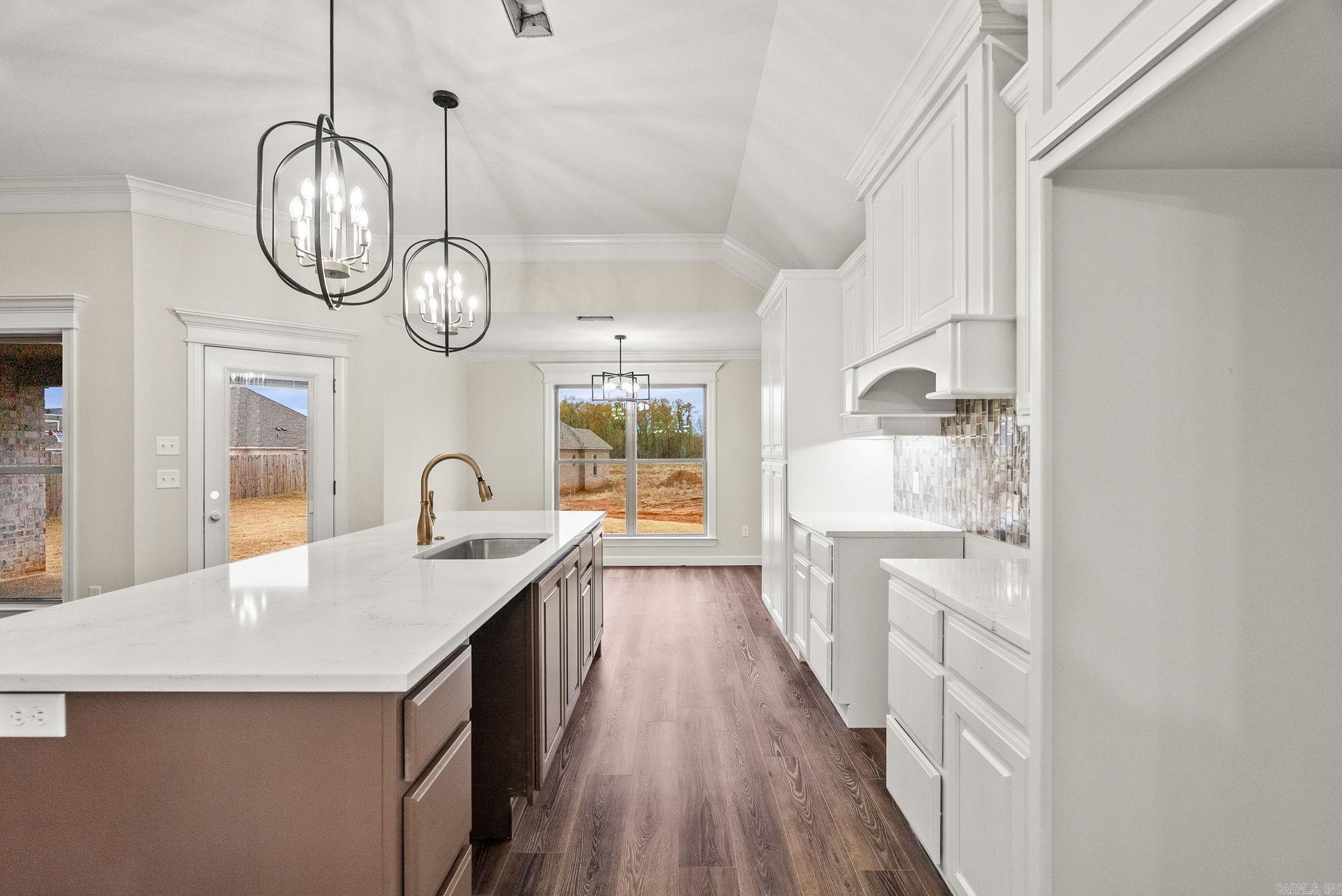 COUNTRY CLUB OF ARK THE - Residential