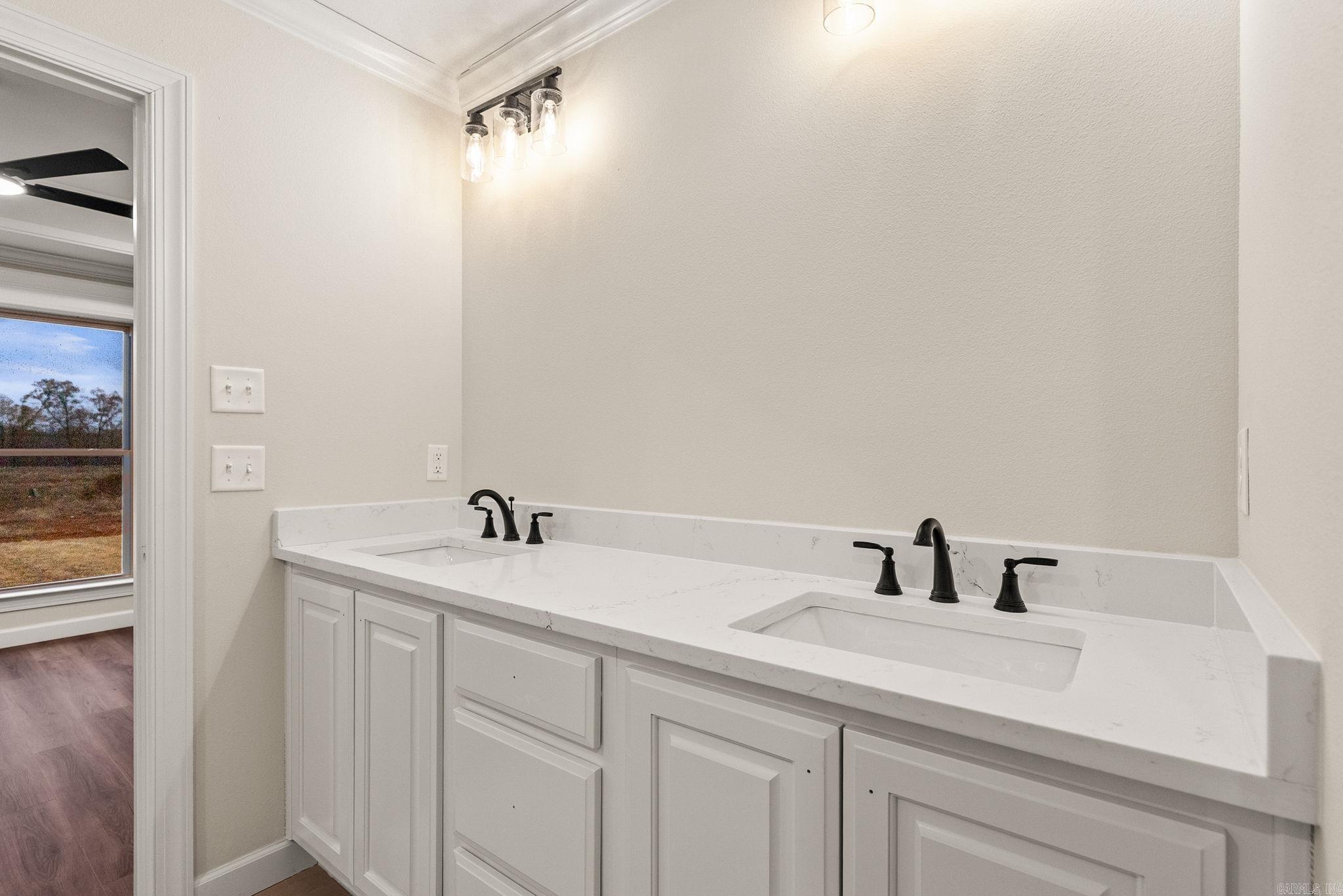 COUNTRY CLUB OF ARK THE - Residential