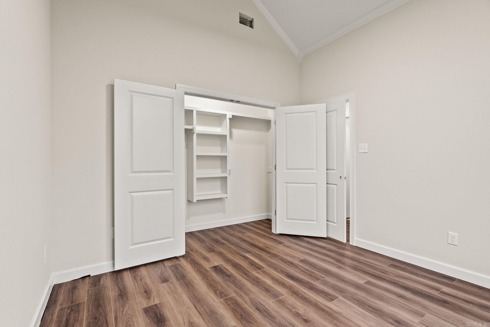 COUNTRY CLUB OF ARK THE - Residential