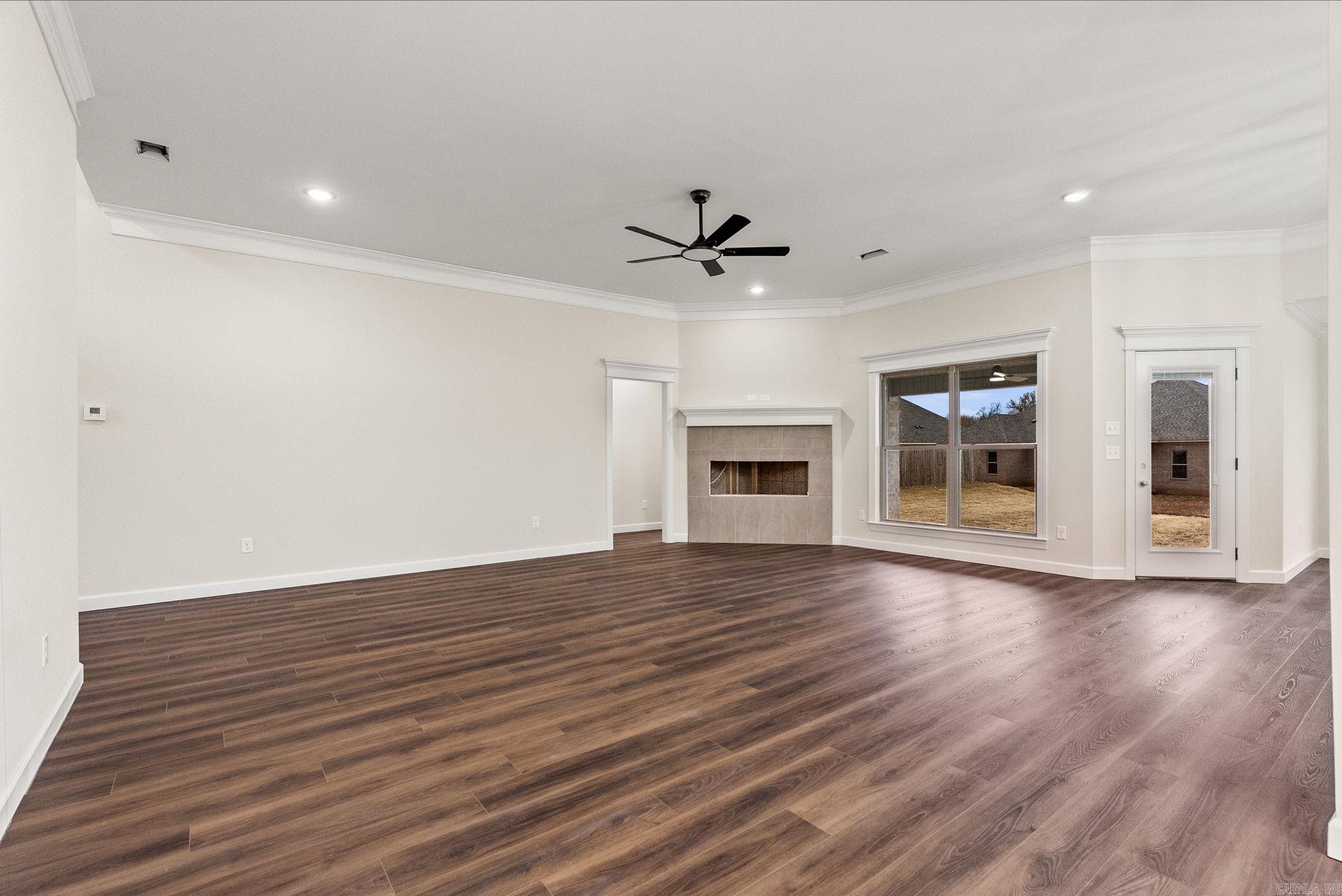 COUNTRY CLUB OF ARK THE - Residential