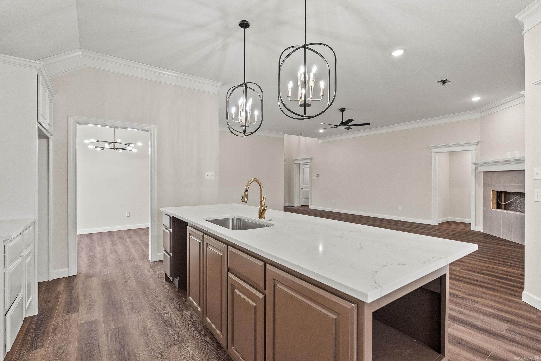 COUNTRY CLUB OF ARK THE - Residential