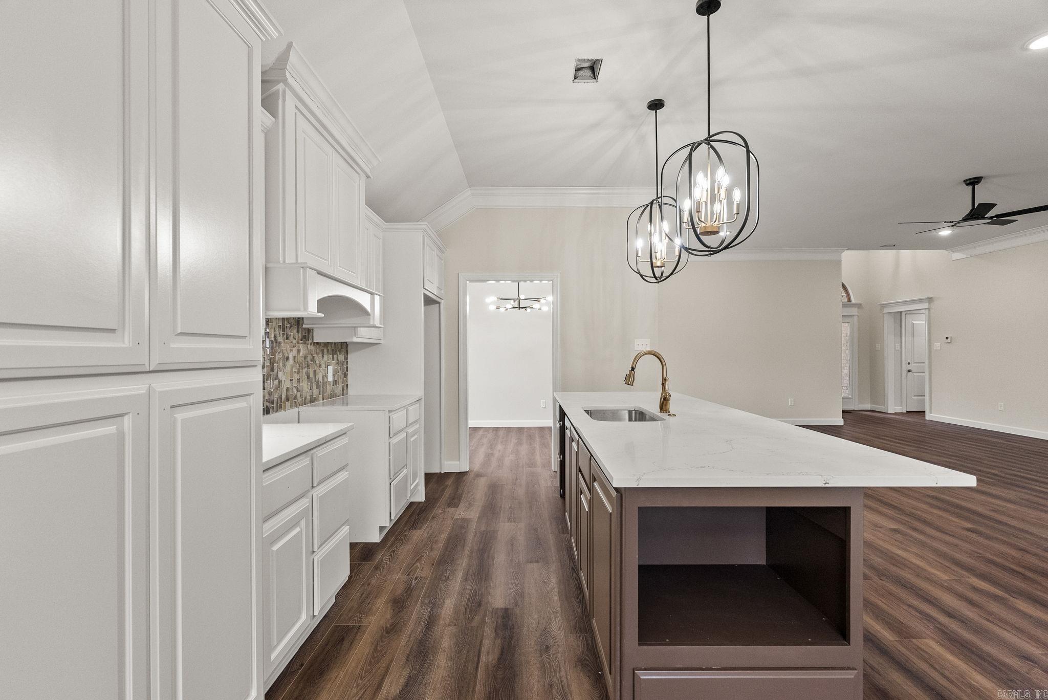 COUNTRY CLUB OF ARK THE - Residential