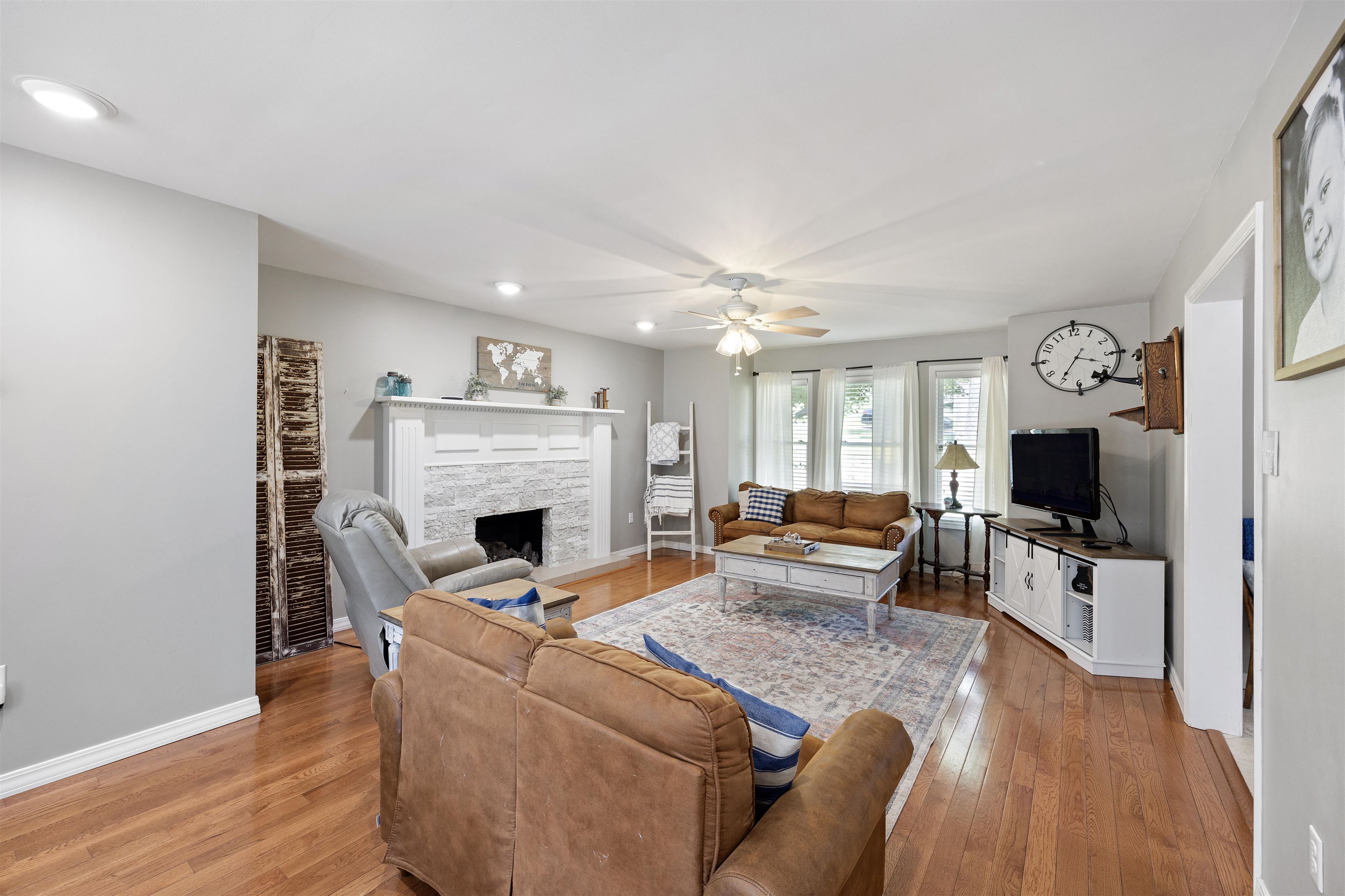 LANDS END - Residential
