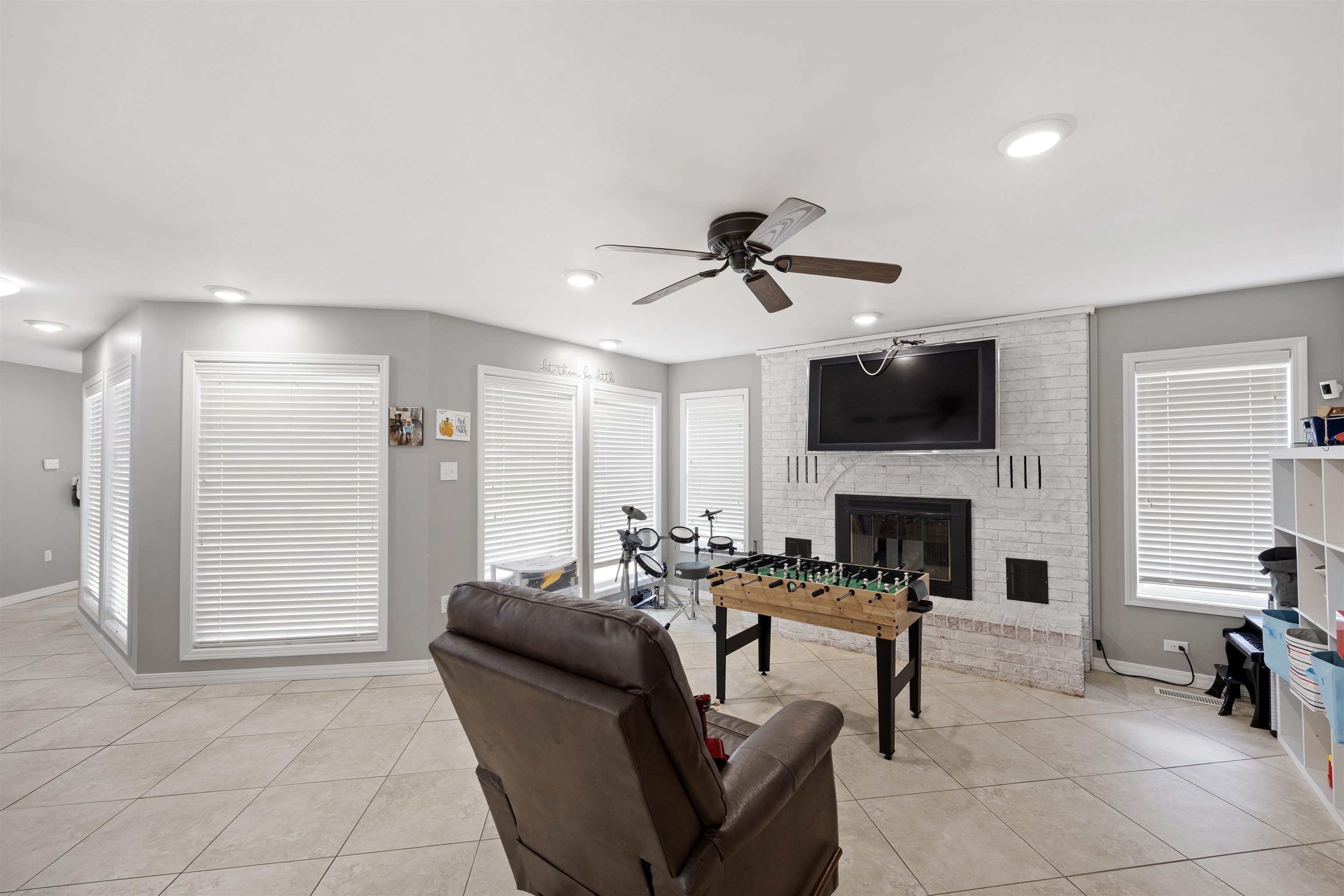LANDS END - Residential