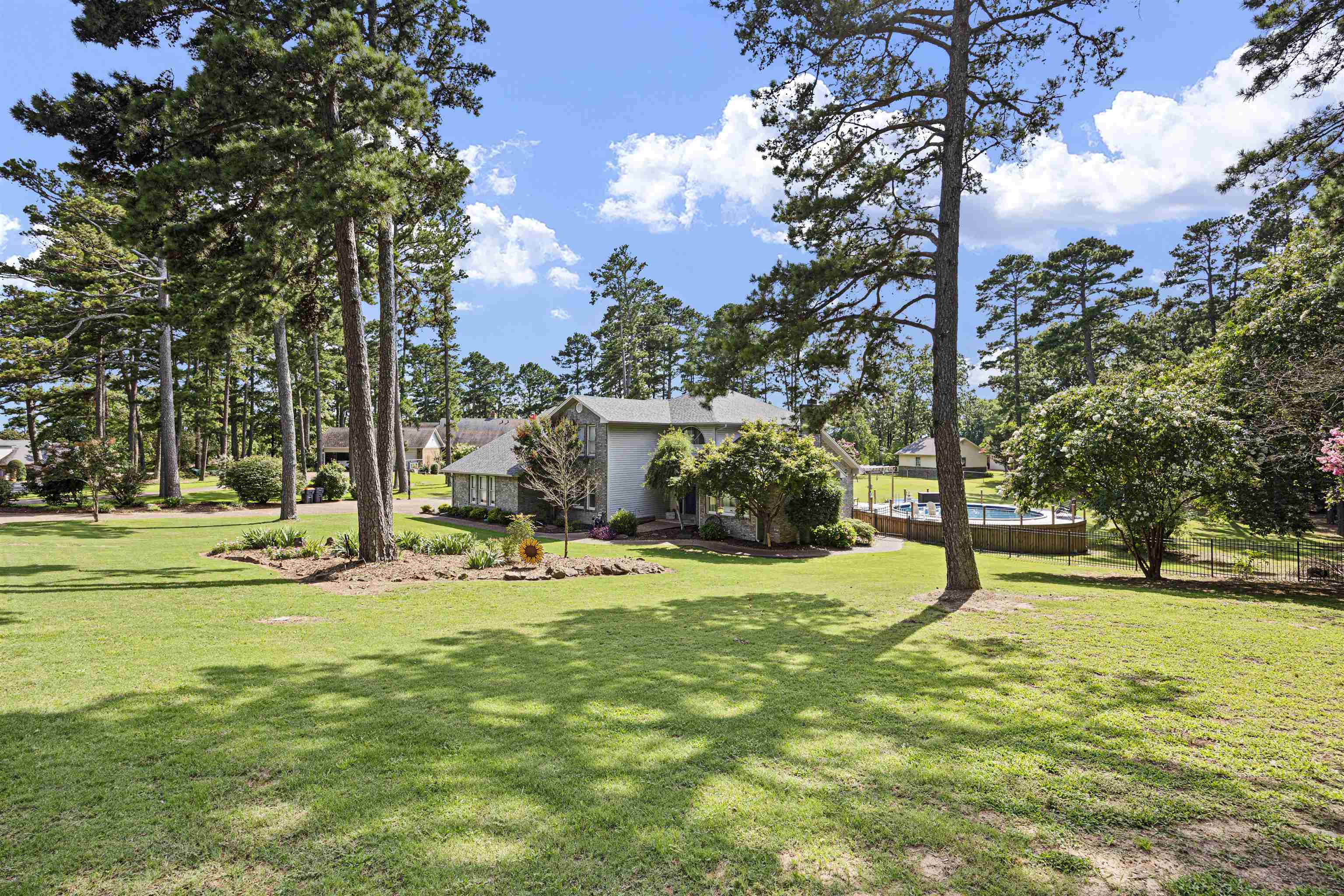 LANDS END - Residential