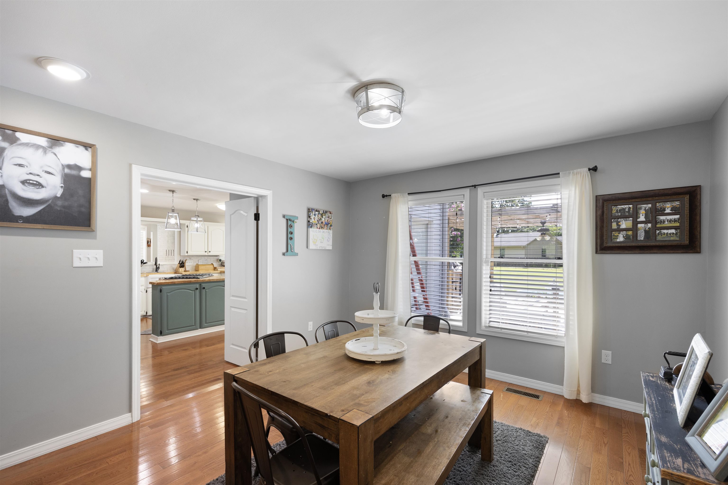 LANDS END - Residential