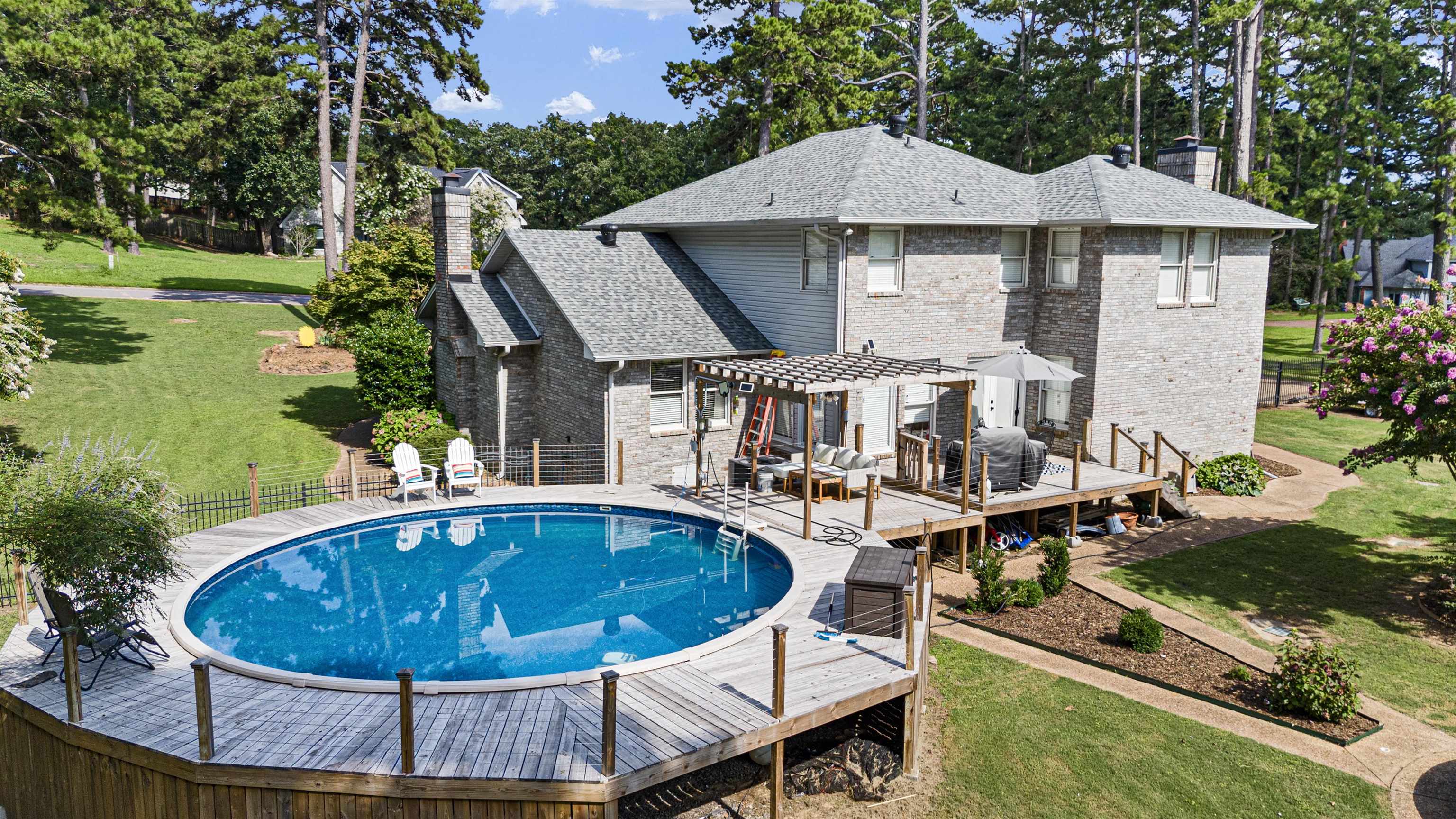 LANDS END - Residential