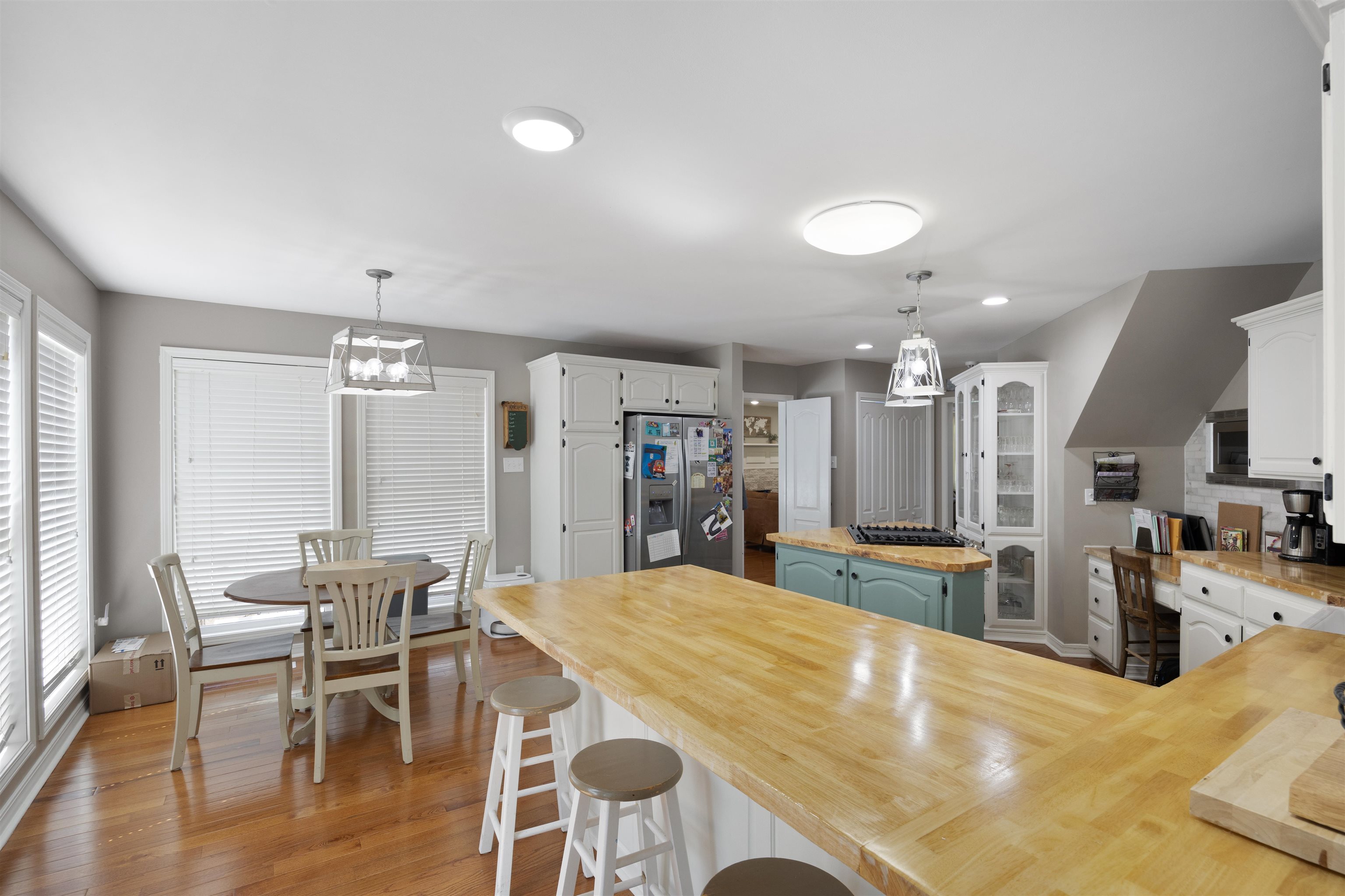 LANDS END - Residential