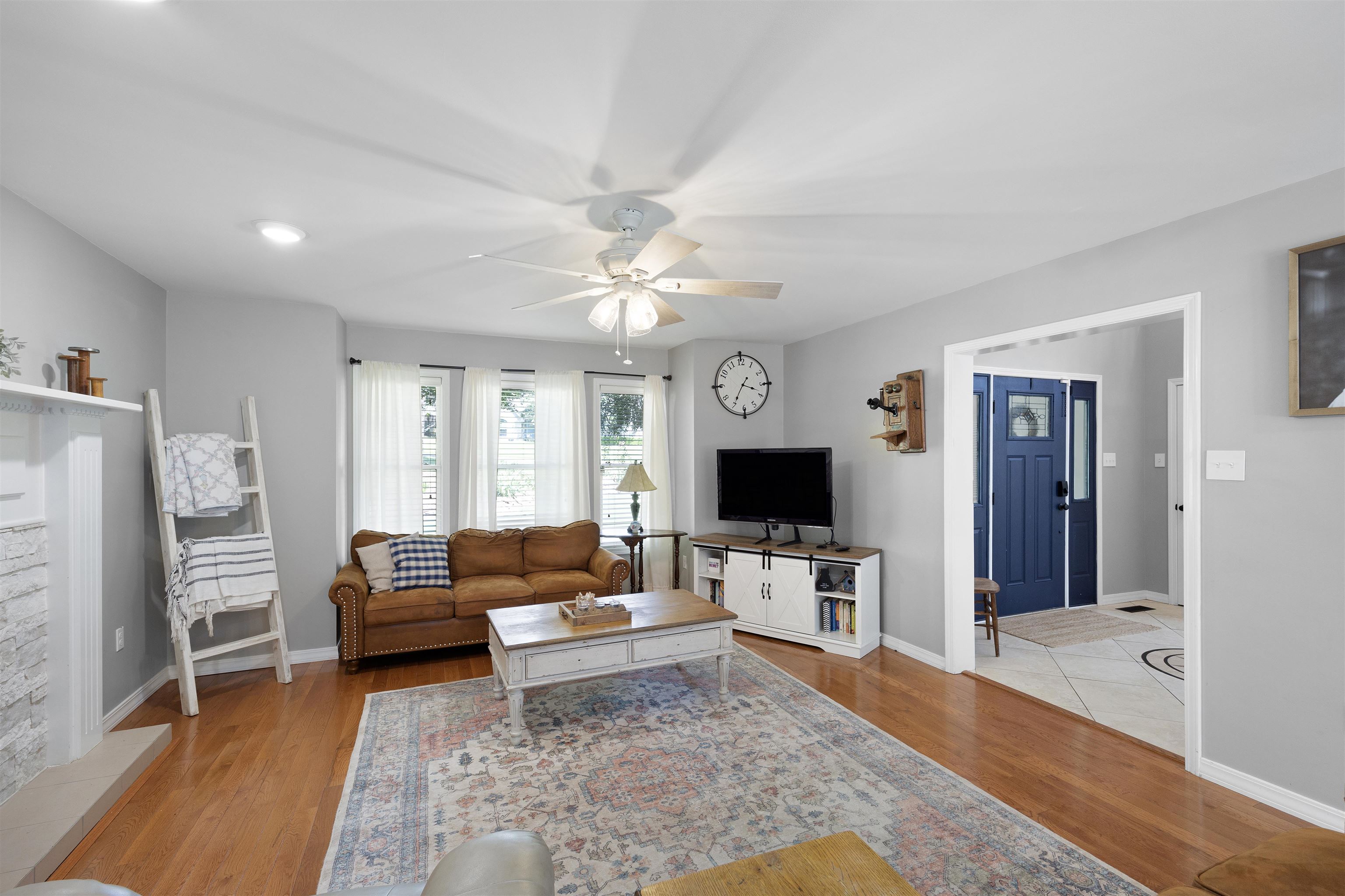 LANDS END - Residential
