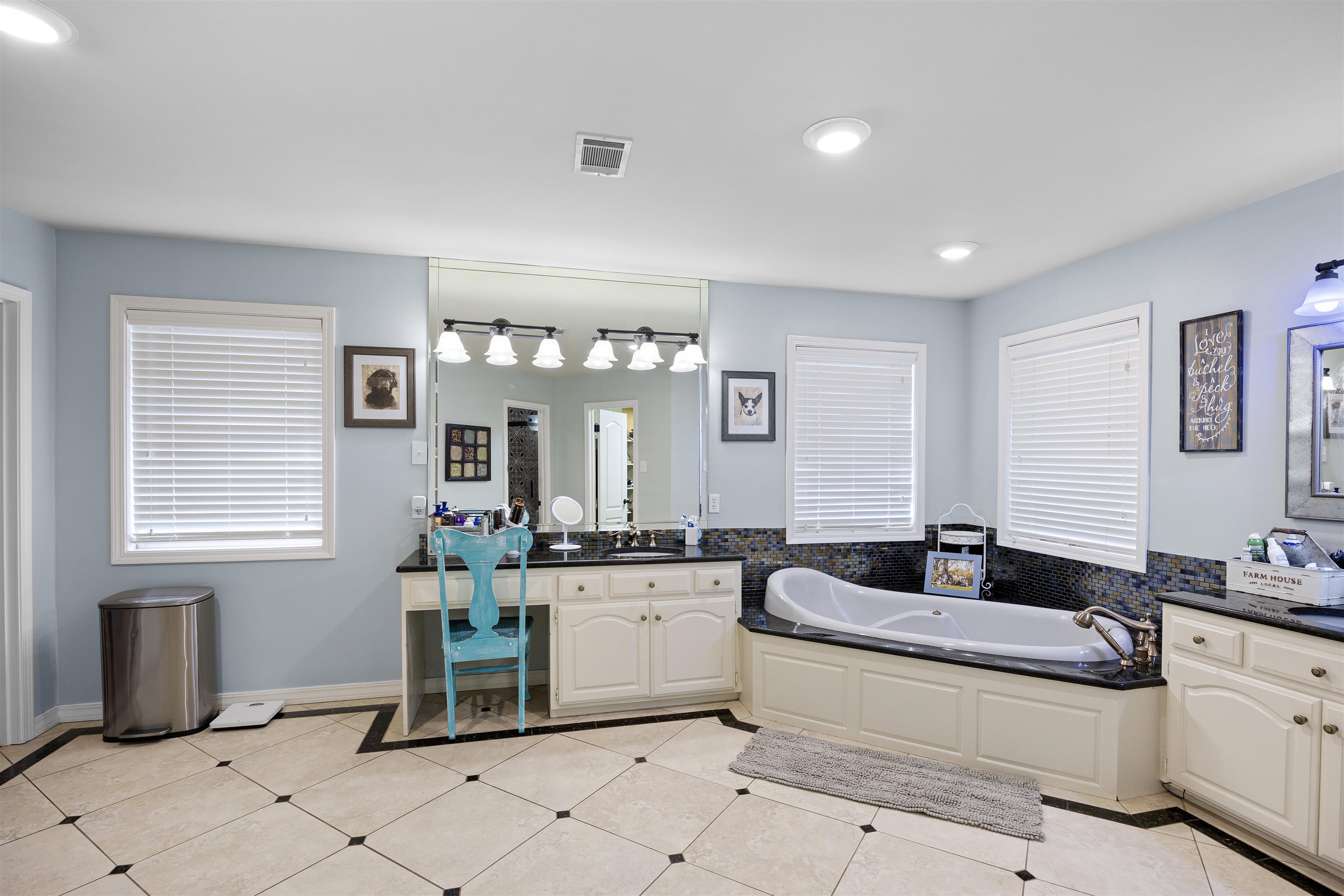 LANDS END - Residential
