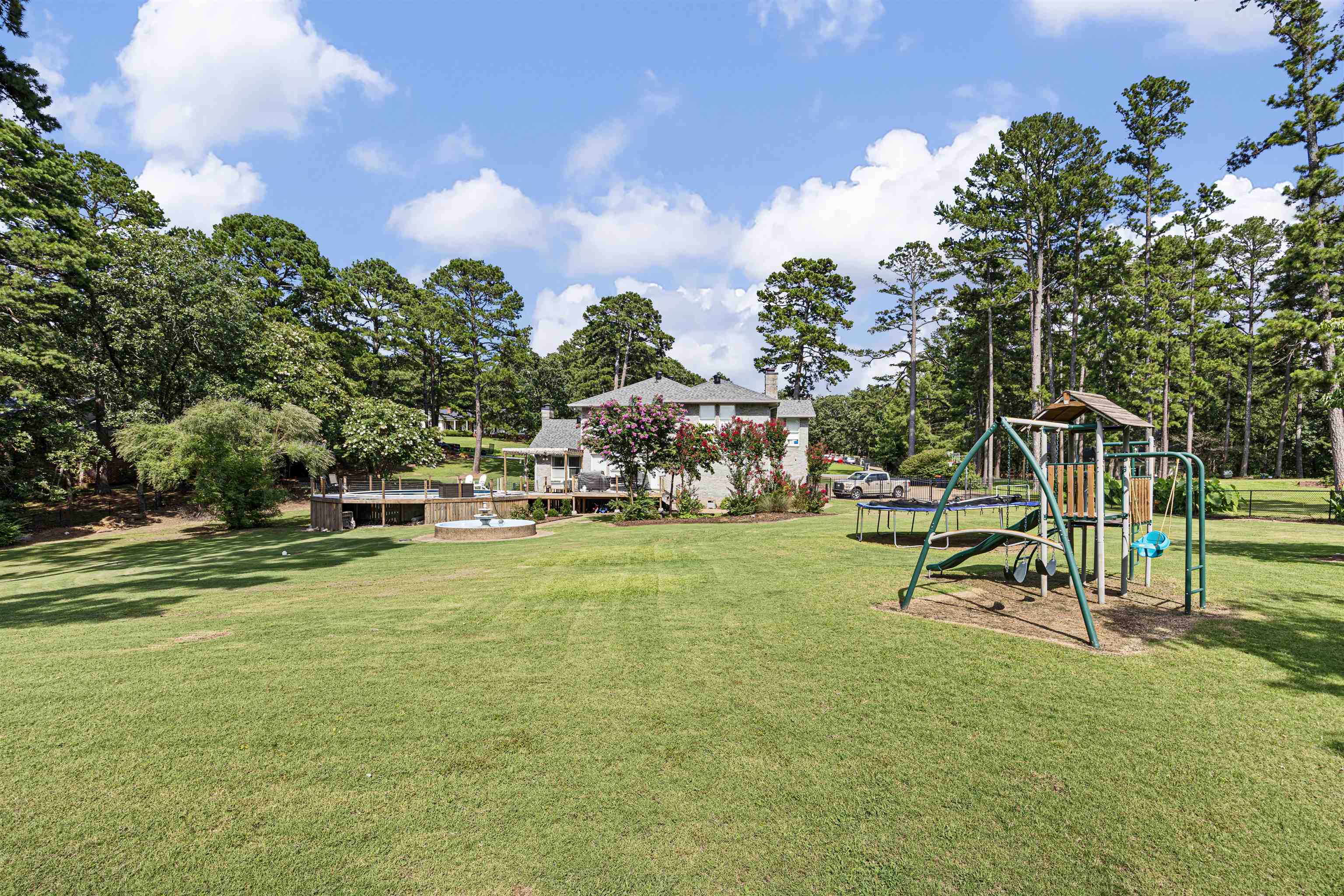 LANDS END - Residential