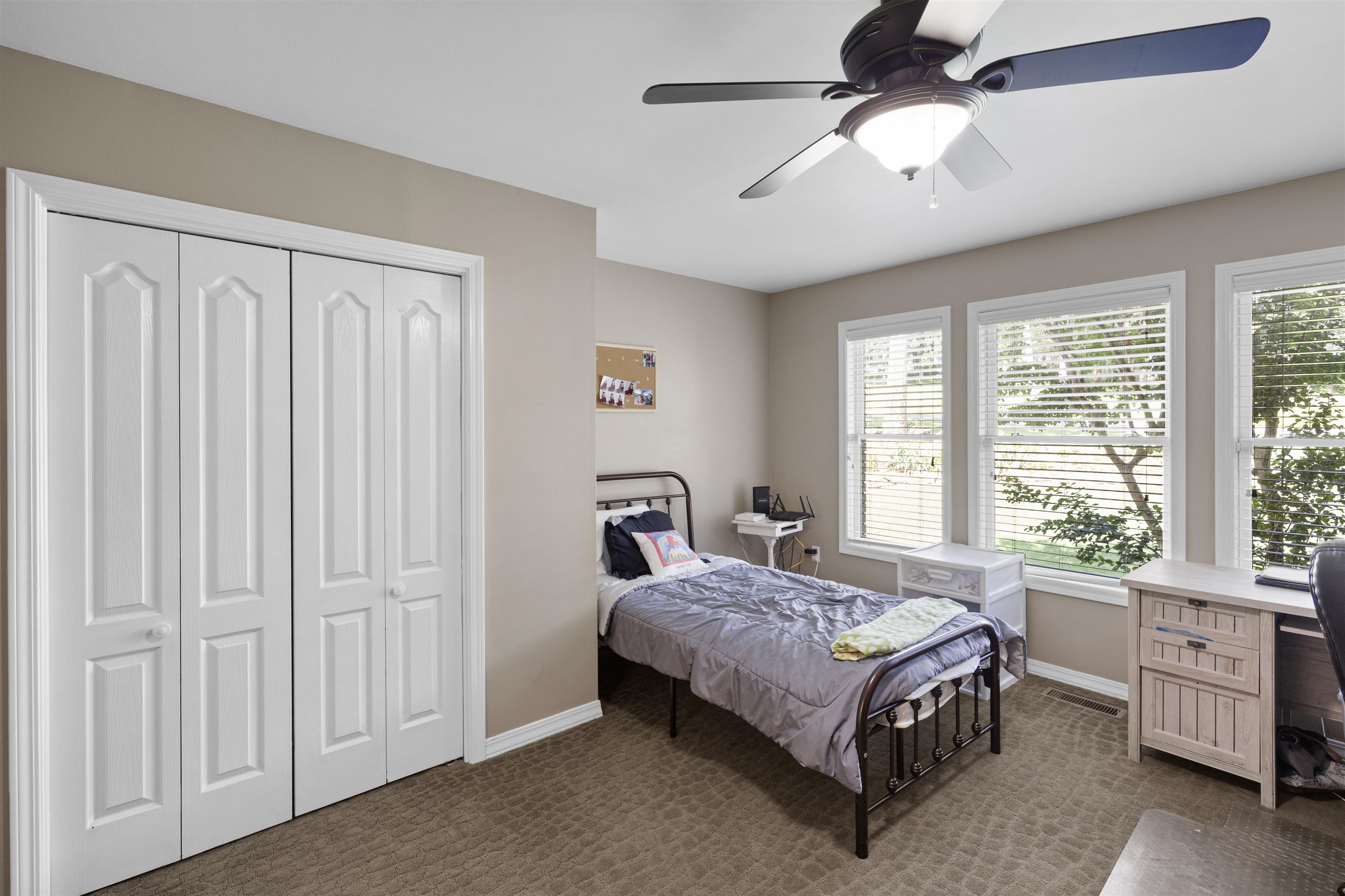 LANDS END - Residential