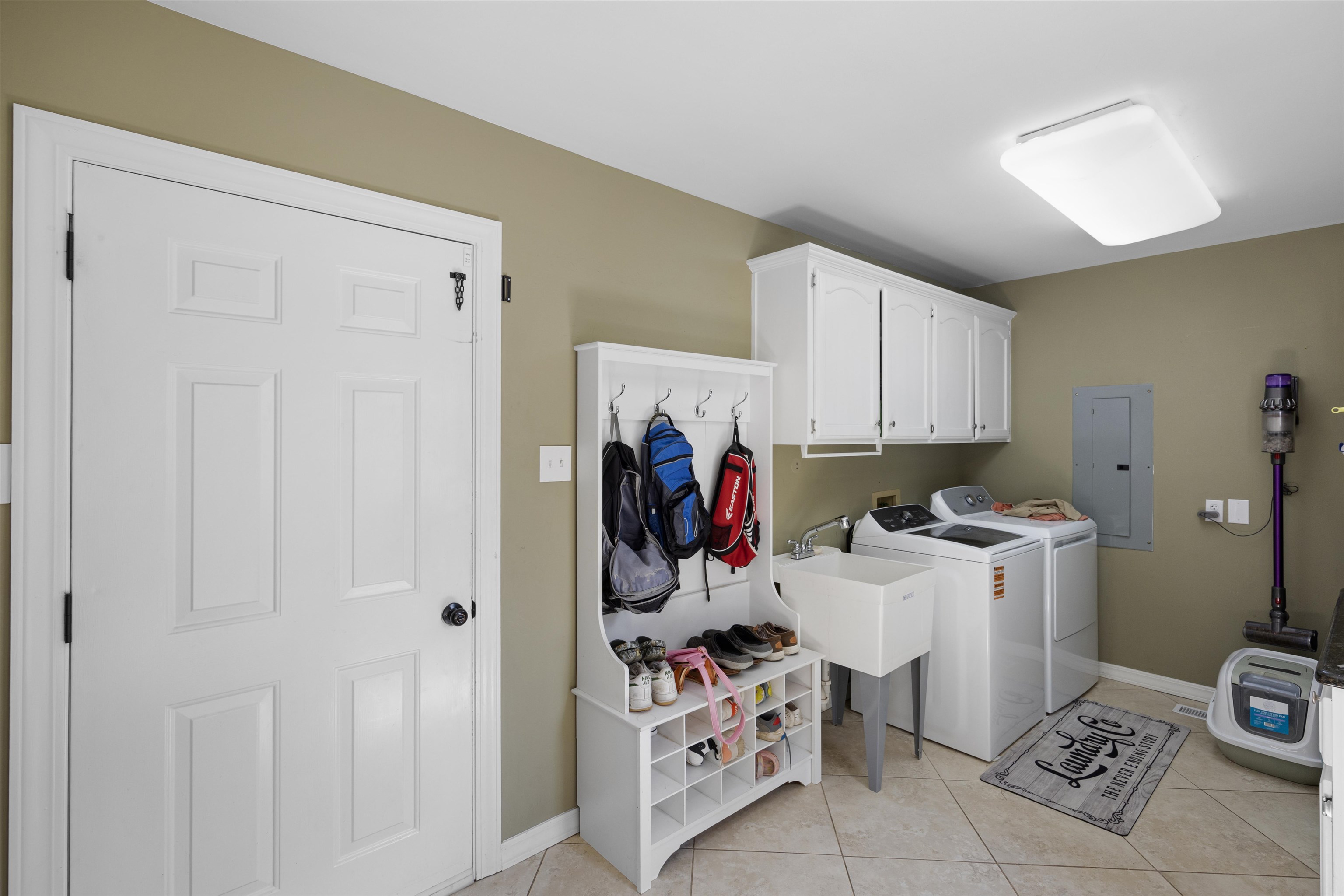 LANDS END - Residential