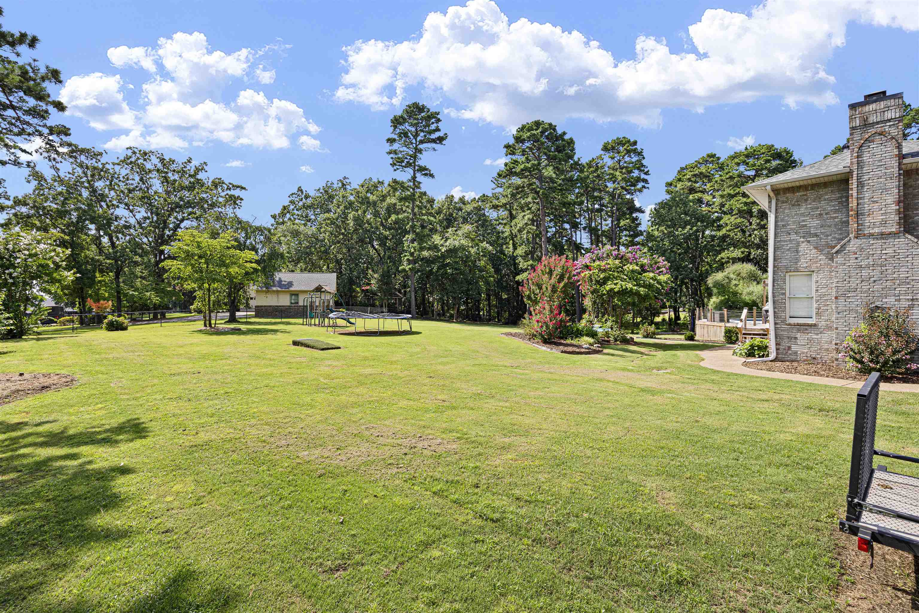 LANDS END - Residential