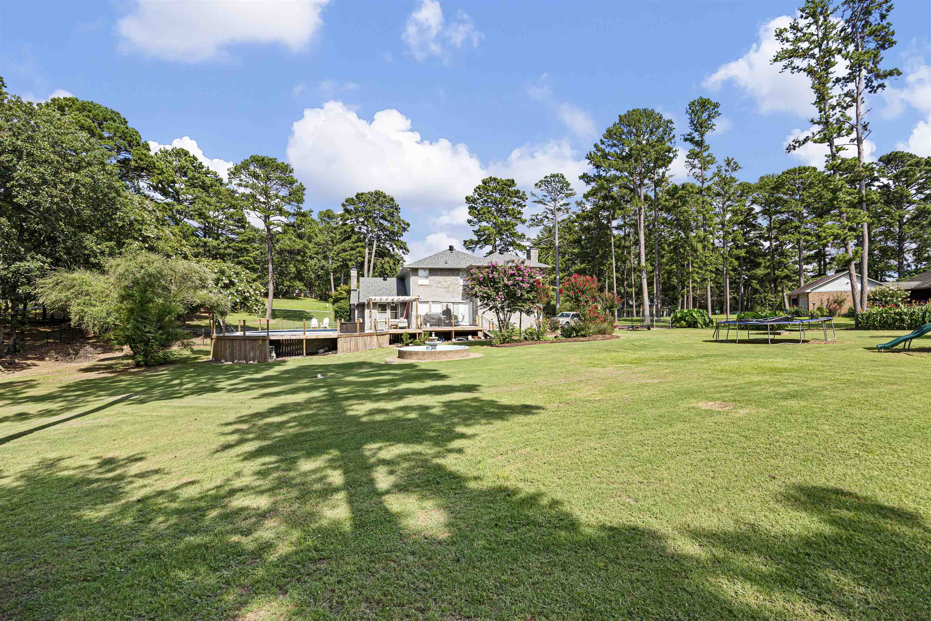 LANDS END - Residential