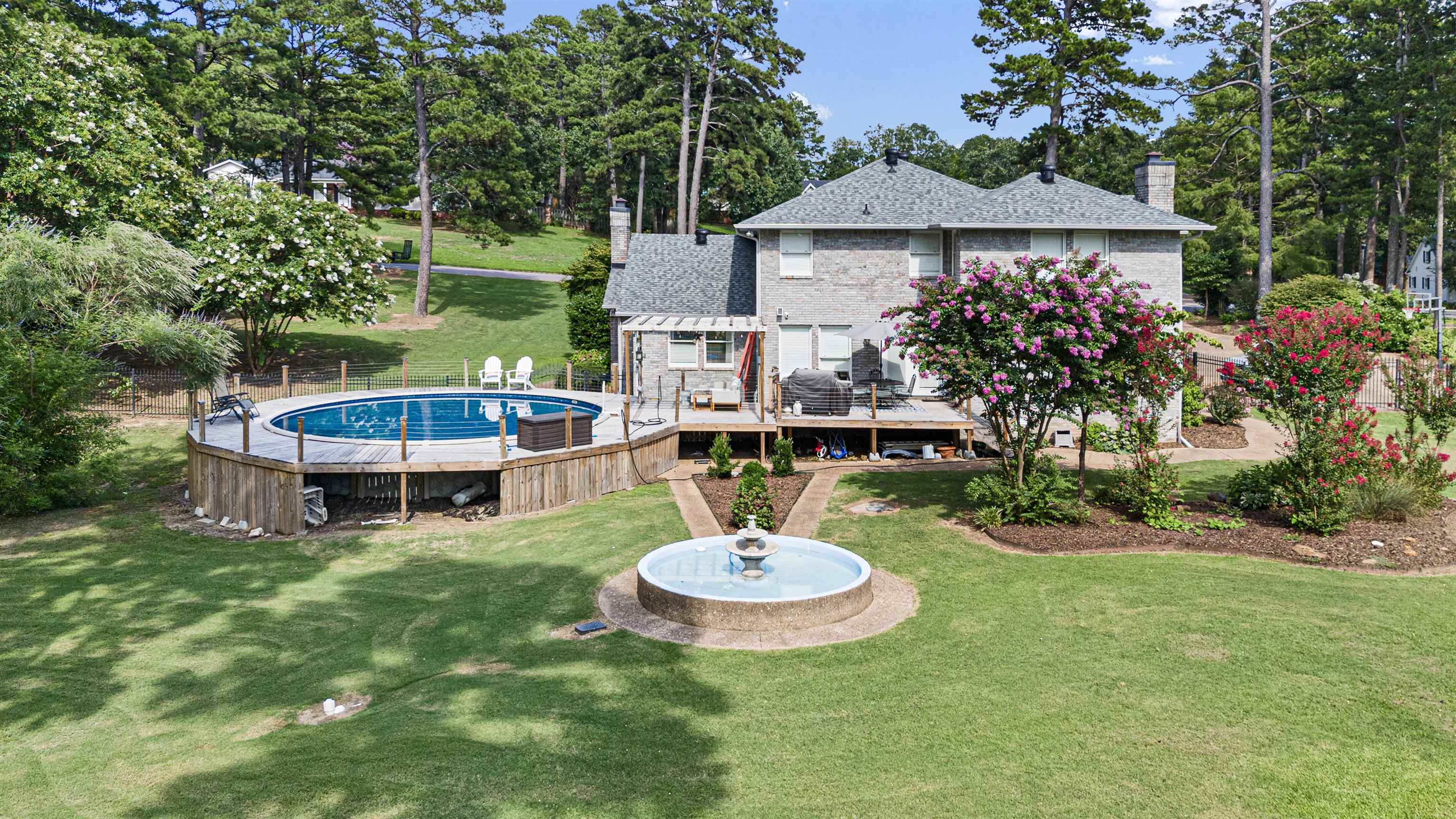 LANDS END - Residential
