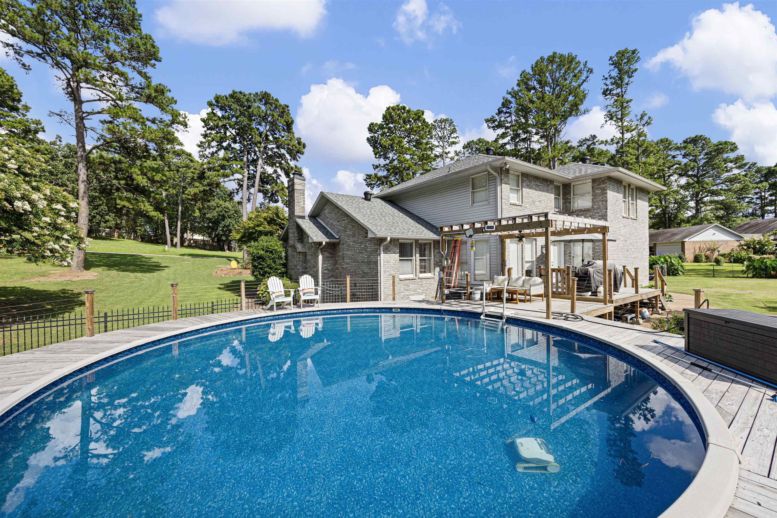 LANDS END - Residential