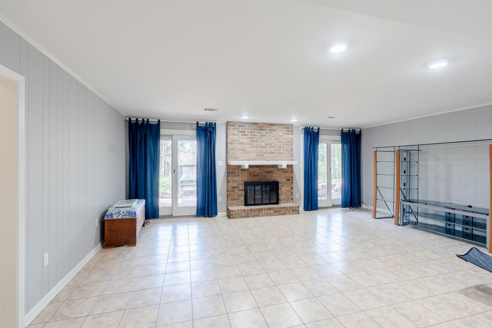 BELOIT BAY - LAKE - Residential