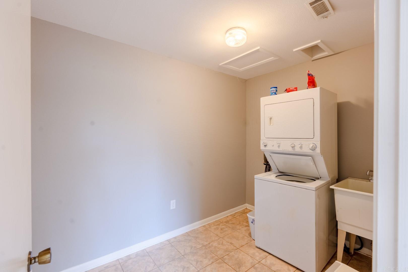 BELOIT BAY - LAKE - Residential